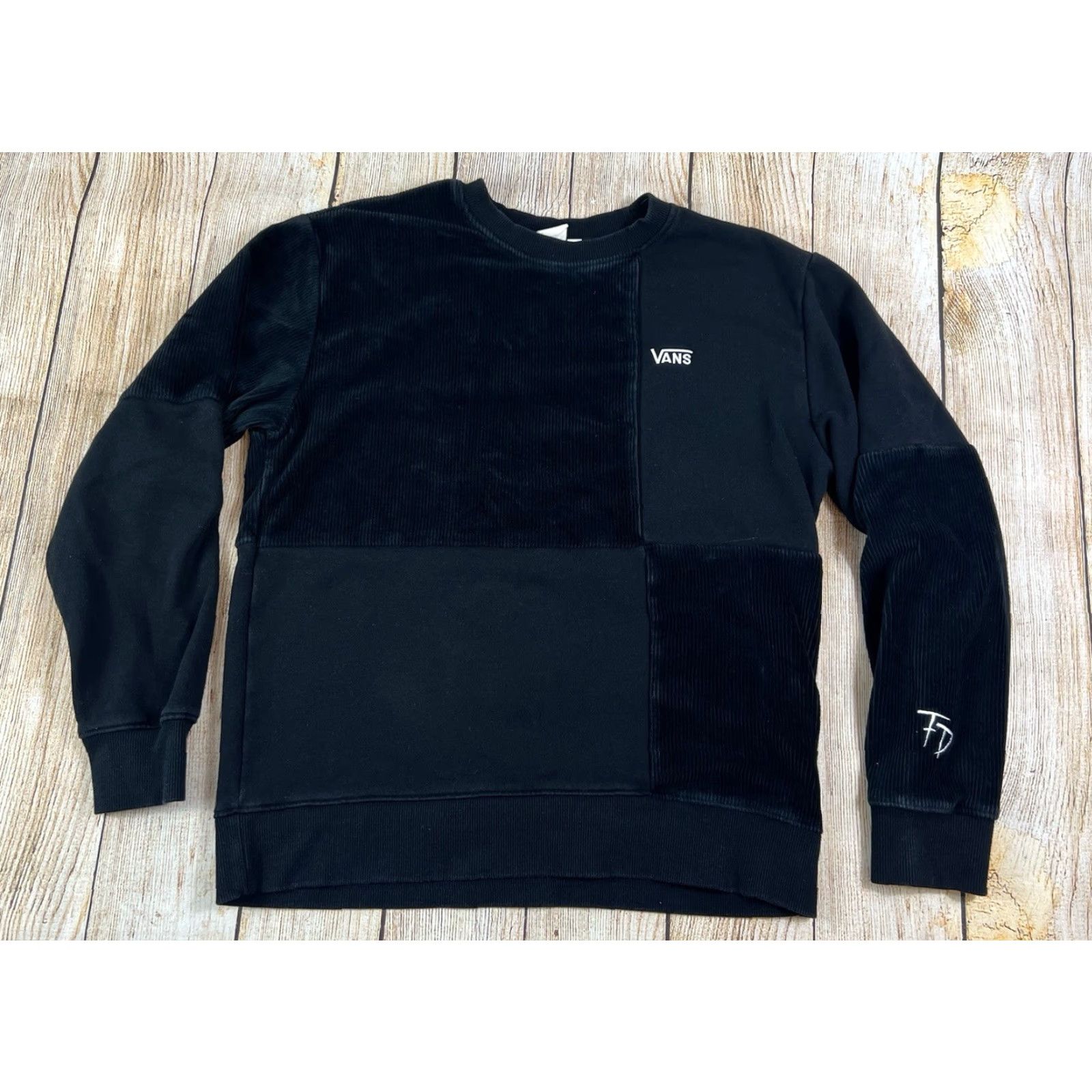 Vans VANS Sweatshirt Women Pullover Corduroy Patch Black M Medium Crew Fabiana Delfino Patch Corduroy Black Sweatshirt Women’s Vans Size M / US 6-8 / IT 42-44 - 2 Thumbnail