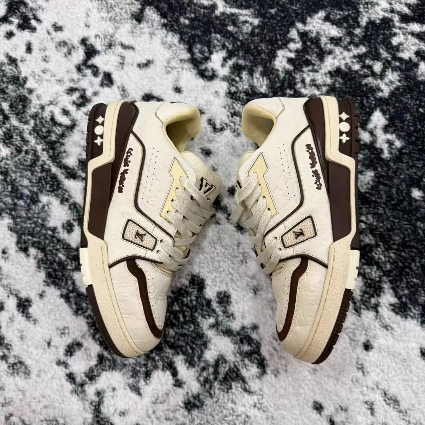 Louis Vuitton LOUIS VUITTON LV Trainer Tan & Beige 40 Near New Size US 7 / EU 40 - 3 Thumbnail