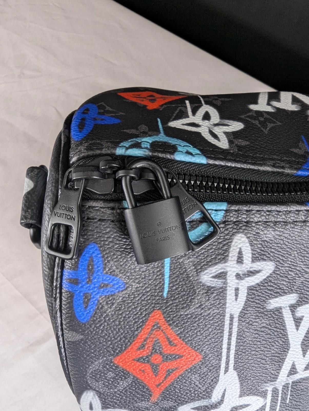 Louis Vuitton LOUIS VUITTON KEEPALL BANDOULIÈRE 50 - GRAFFITI MONOGRAM Size ONE SIZE - 7 Thumbnail