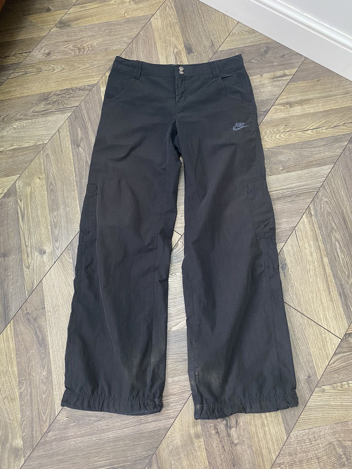 Nike × Vintage Vintage Nike Women’s Cargo Pants Size 30" / US 8 / IT 44 - 2 Thumbnail