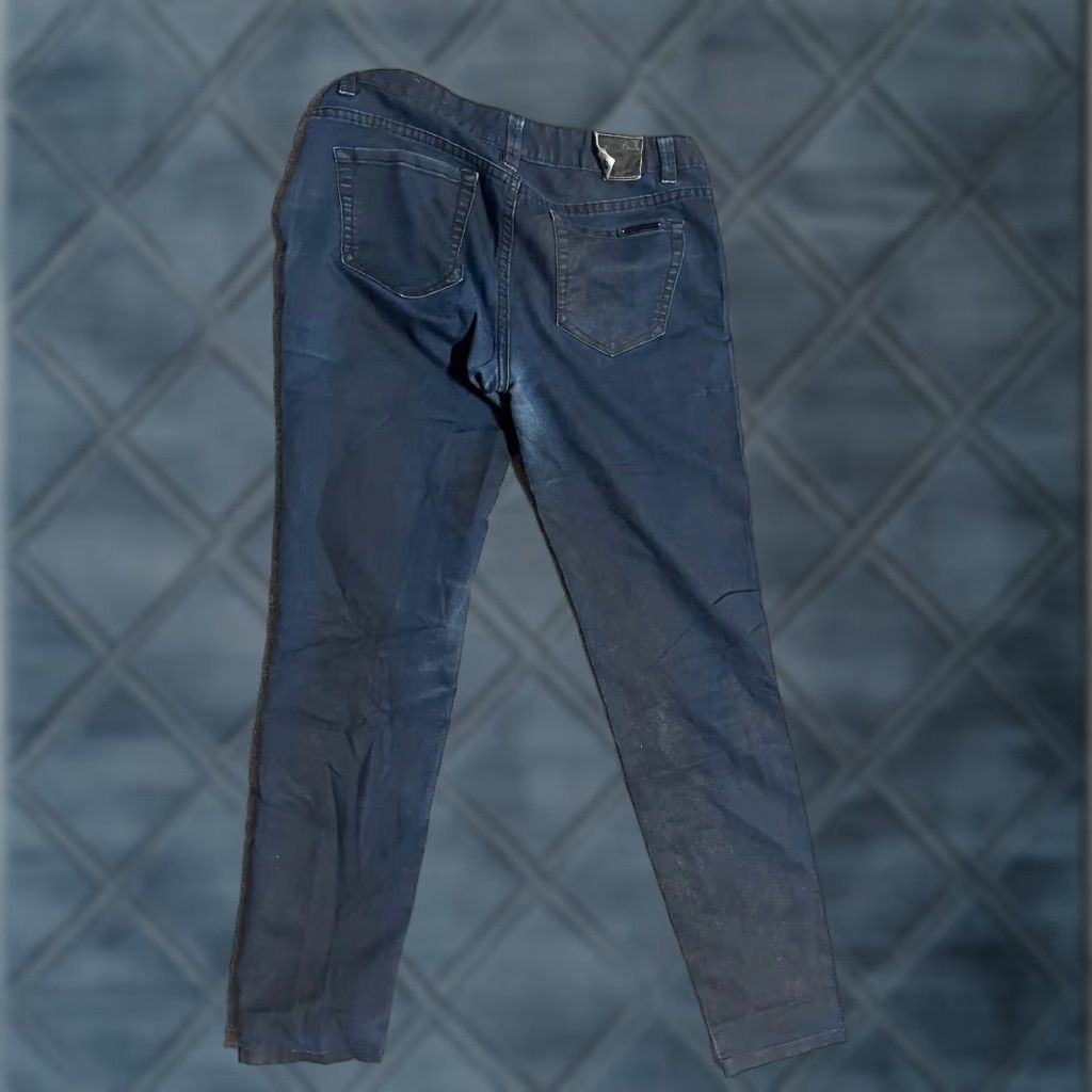 Armani Exchange Armani Exchange Women's Skinny Dark Wash Size 8 Jeans Size 30" / US 8 / IT 44 - 1 Thumbnail