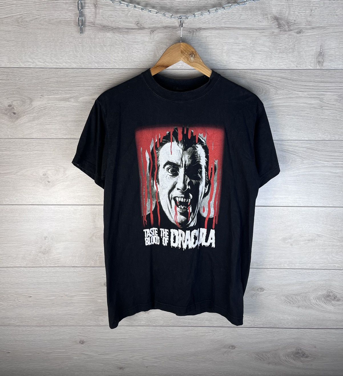 TASTE THE BLOOD OF DRACULA 2005 VINTAGE MOVIE GRAPHIC TEE