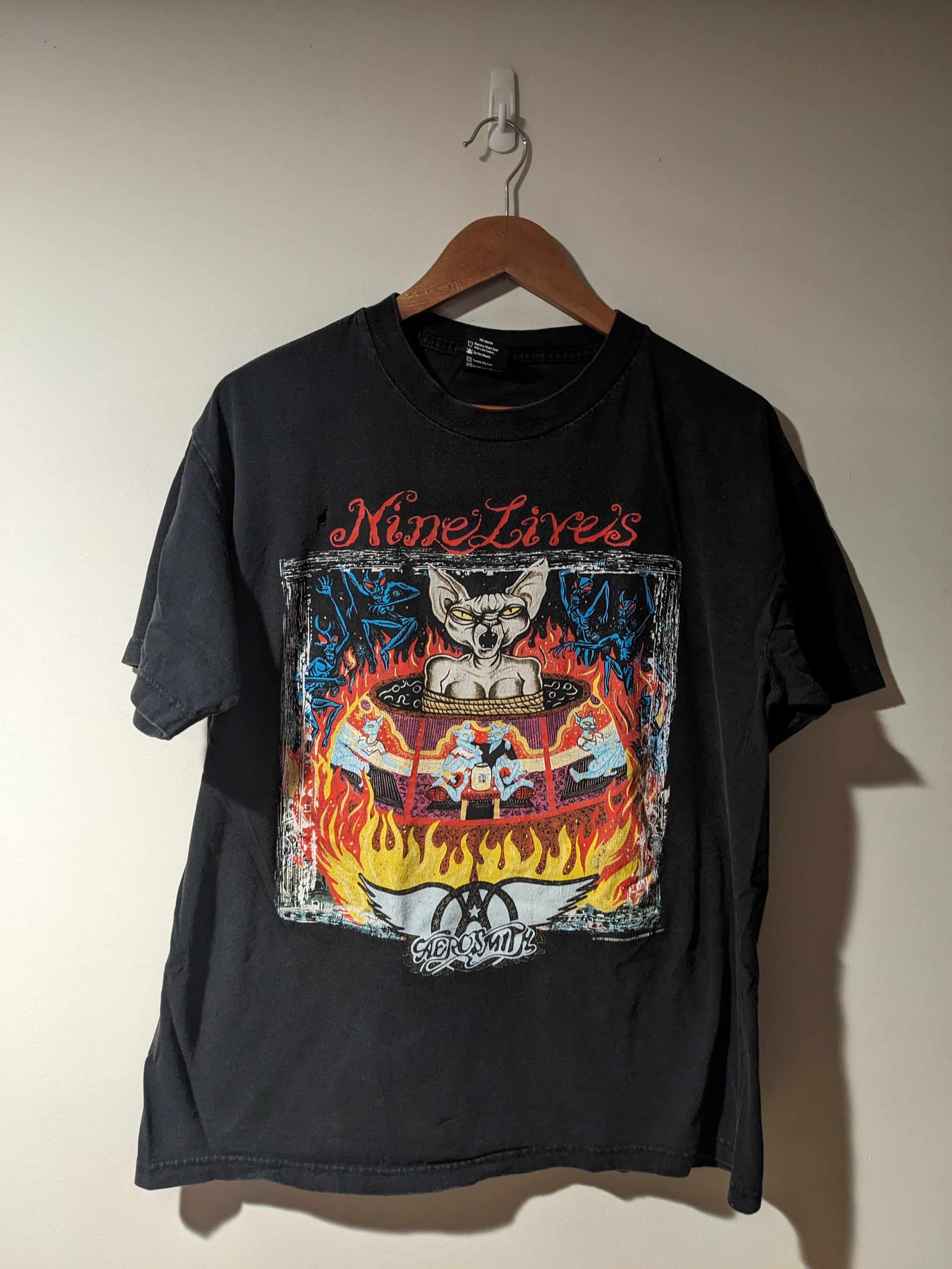 Aerosmith × Band Tees × Vintage Vintage 1997 Aerosmith Nine Lives Cat Black Large T-Shirt Size US L / EU 52-54 / 3 - 1 Thumbnail
