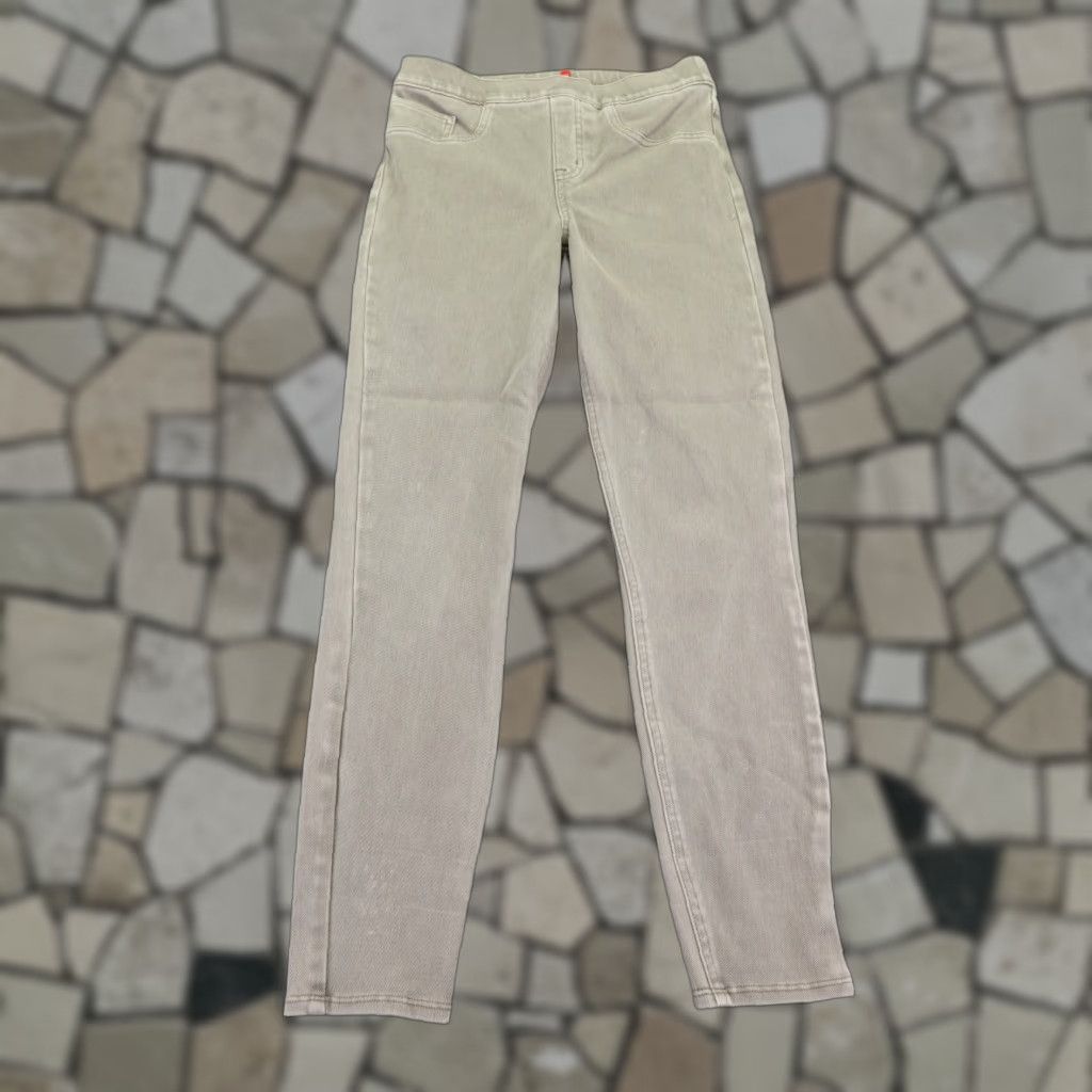 Spanx Spanx Jeans Slim High Rise Womens Medium Gray Denim Skinny Pants 26 In Inseam 26 Color Gray Brand Spanx Fit Slim Size M Women Birthday? Size 32" / US 10 / IT 46 - 1 Thumbnail