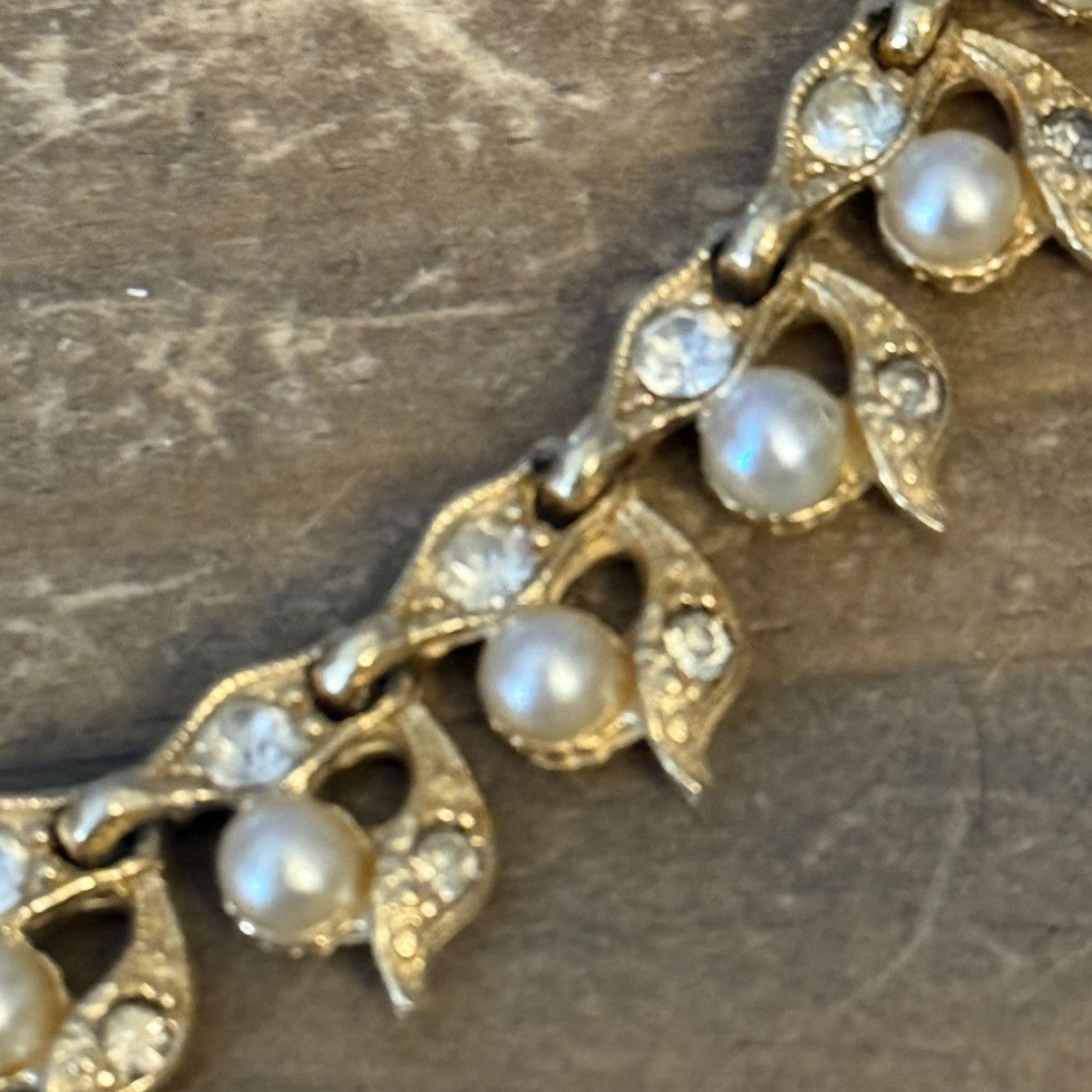 Vintage Vintage gold rhinestone and pearls leaf vine choker necklace Size ONE SIZE - 5 Thumbnail