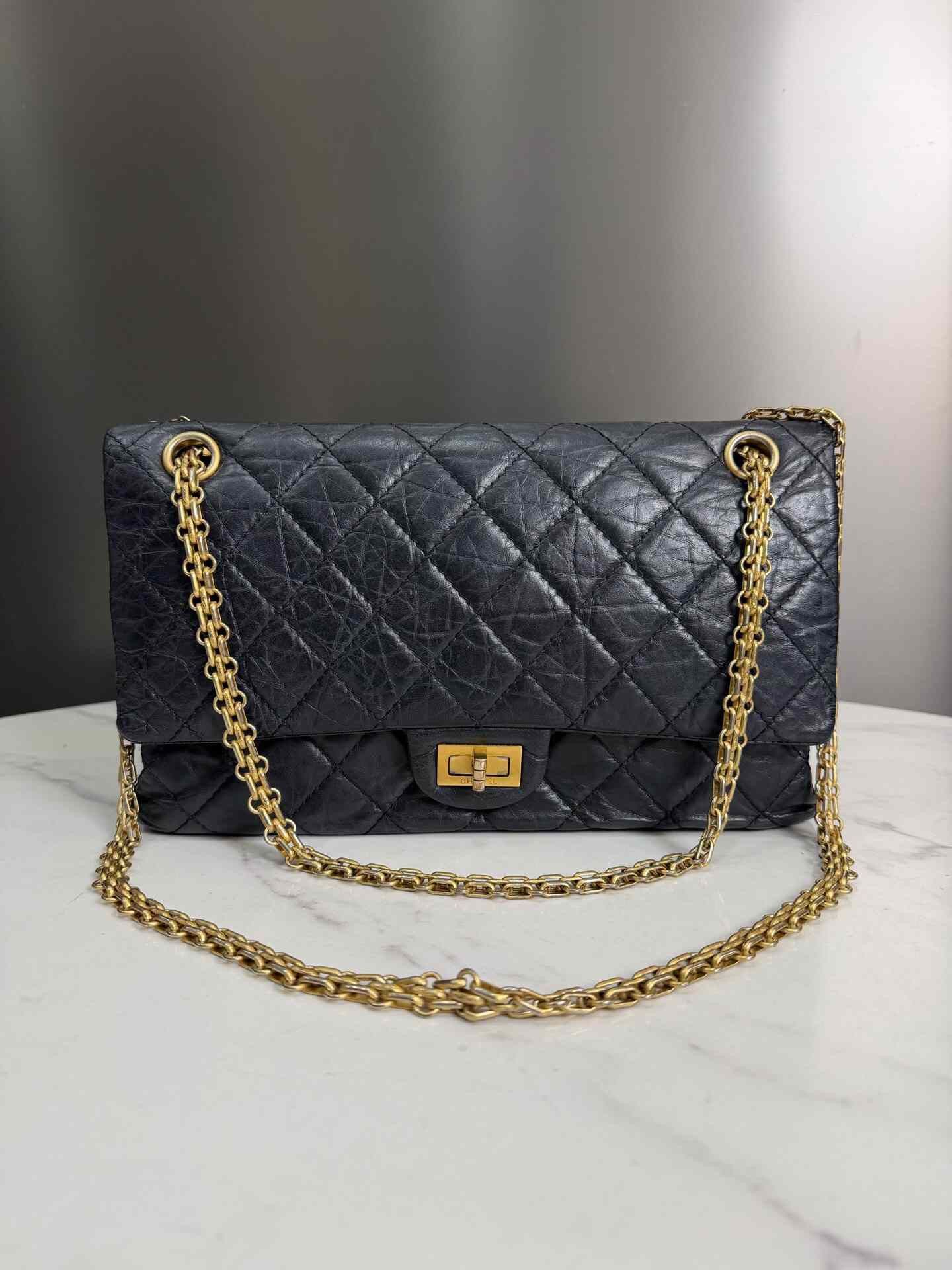 Chanel Pre-loved Bag Very good condition Size ONE SIZE - 1 Thumbnail