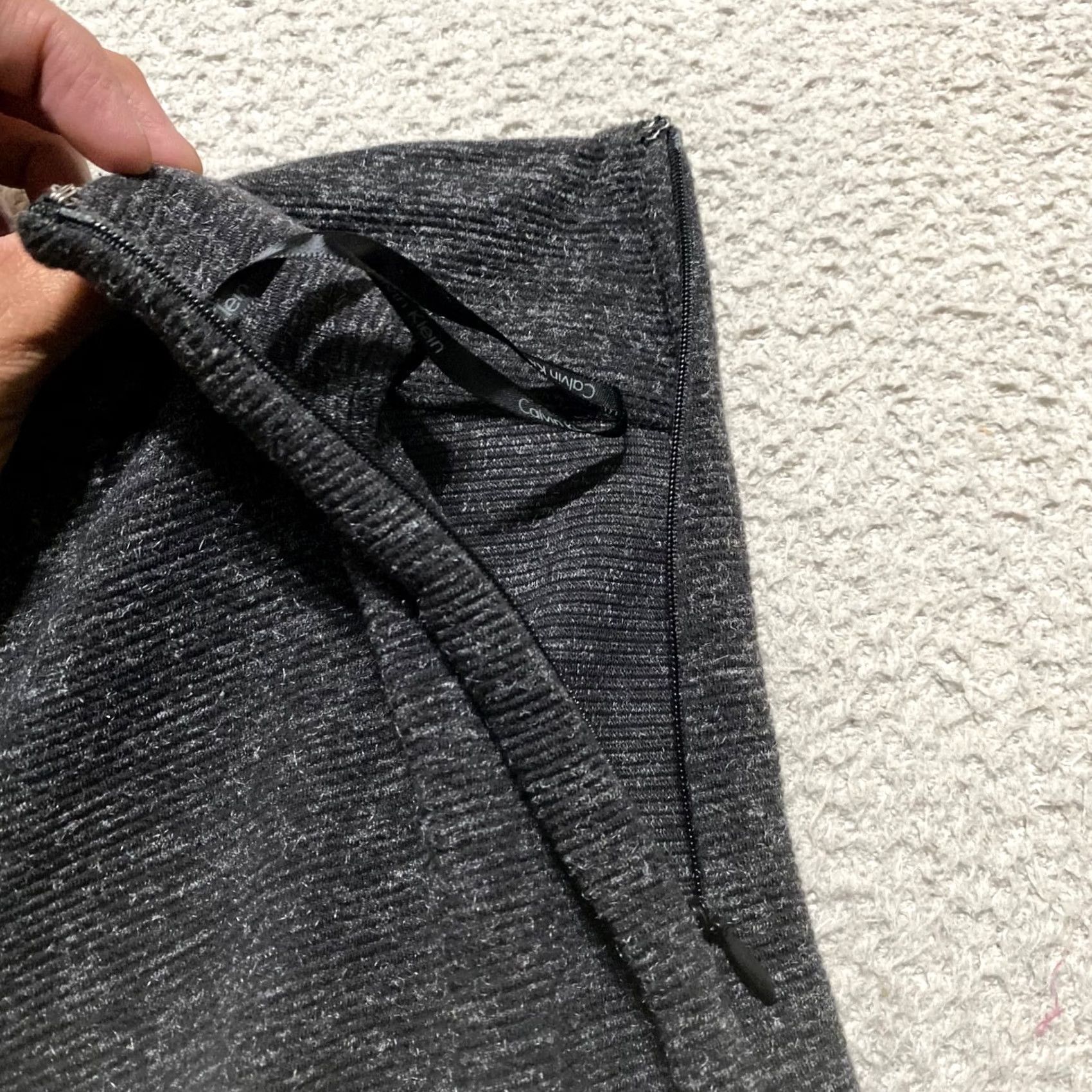 Calvin Klein Calvin Klein Skirt Womens Small Solid Gray Midi Pencil Straight Business Casual Workwear 90s? Size 28" / US 6 / IT 42 - 7 Thumbnail