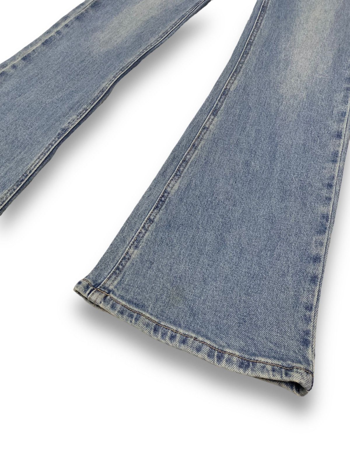 Japanese Brand Y2K Japanese Brand Urban Revivo Flared Jeans Women Size Size US 30 / EU 46 - 8 Thumbnail