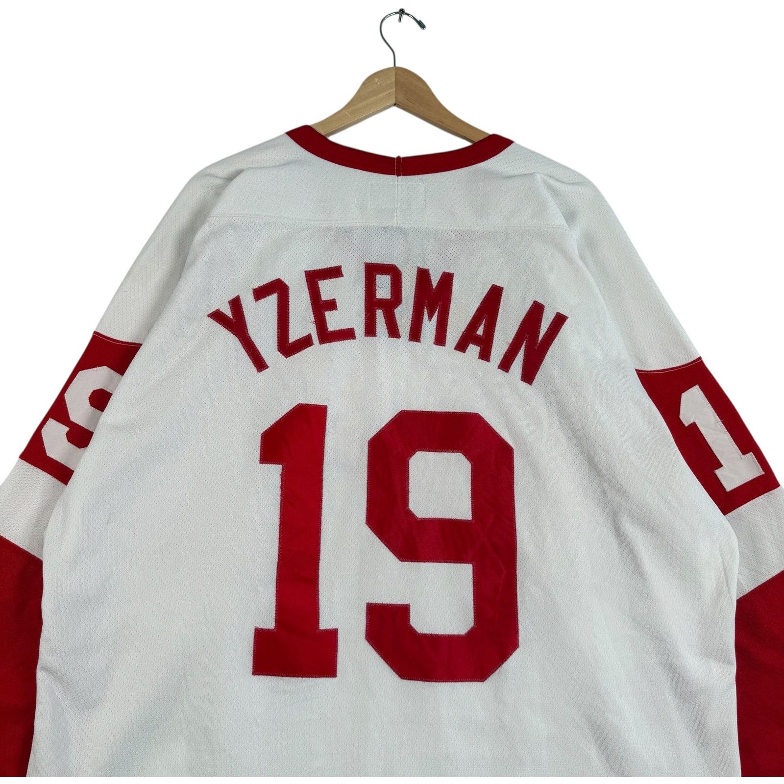 Starter Vintage Starter Detroit Red Wings Yzerman 19 NHL Jersey XL Size US XL / EU 56 / 4 - 6 Thumbnail