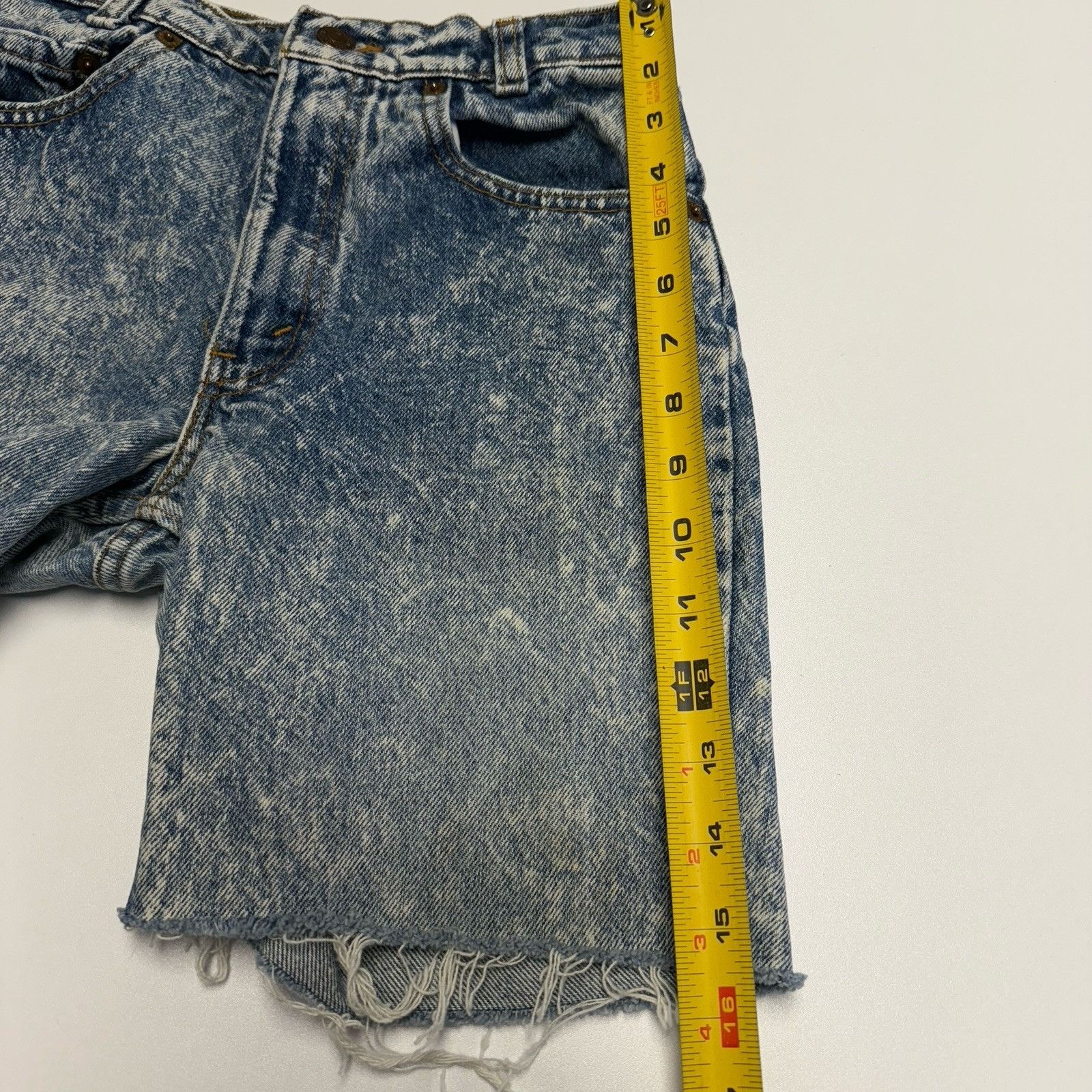 Levi's × Vintage Vintage Levis Denim Cut Off Acid Wash Shorts Womens 28x6 Size 25" / US 0 / IT 36 - 15 Thumbnail