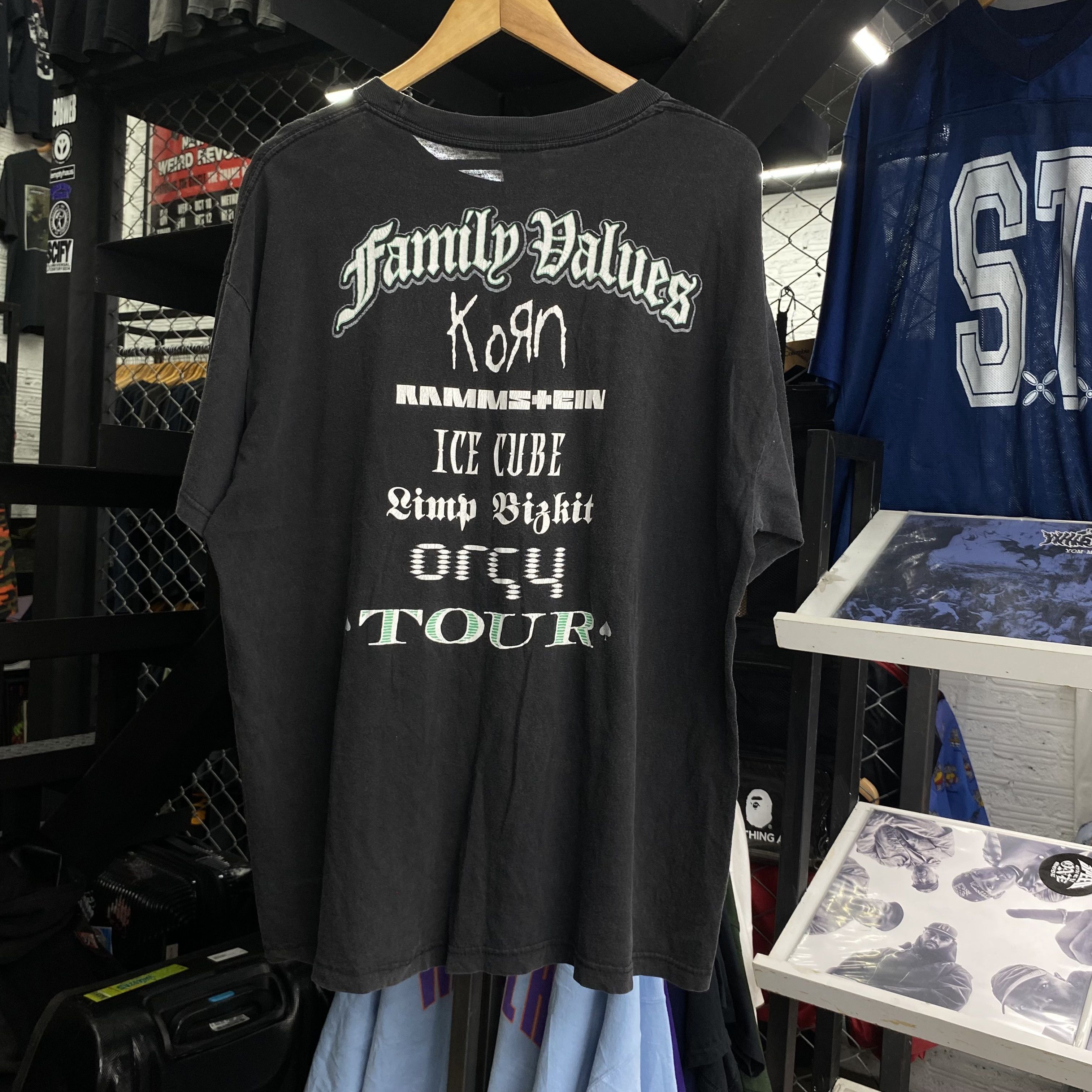 Band Tees FAMILY VALUES TOUR 1998 Vintage Shirt Size US XL / EU 56 / 4 - 5 Thumbnail