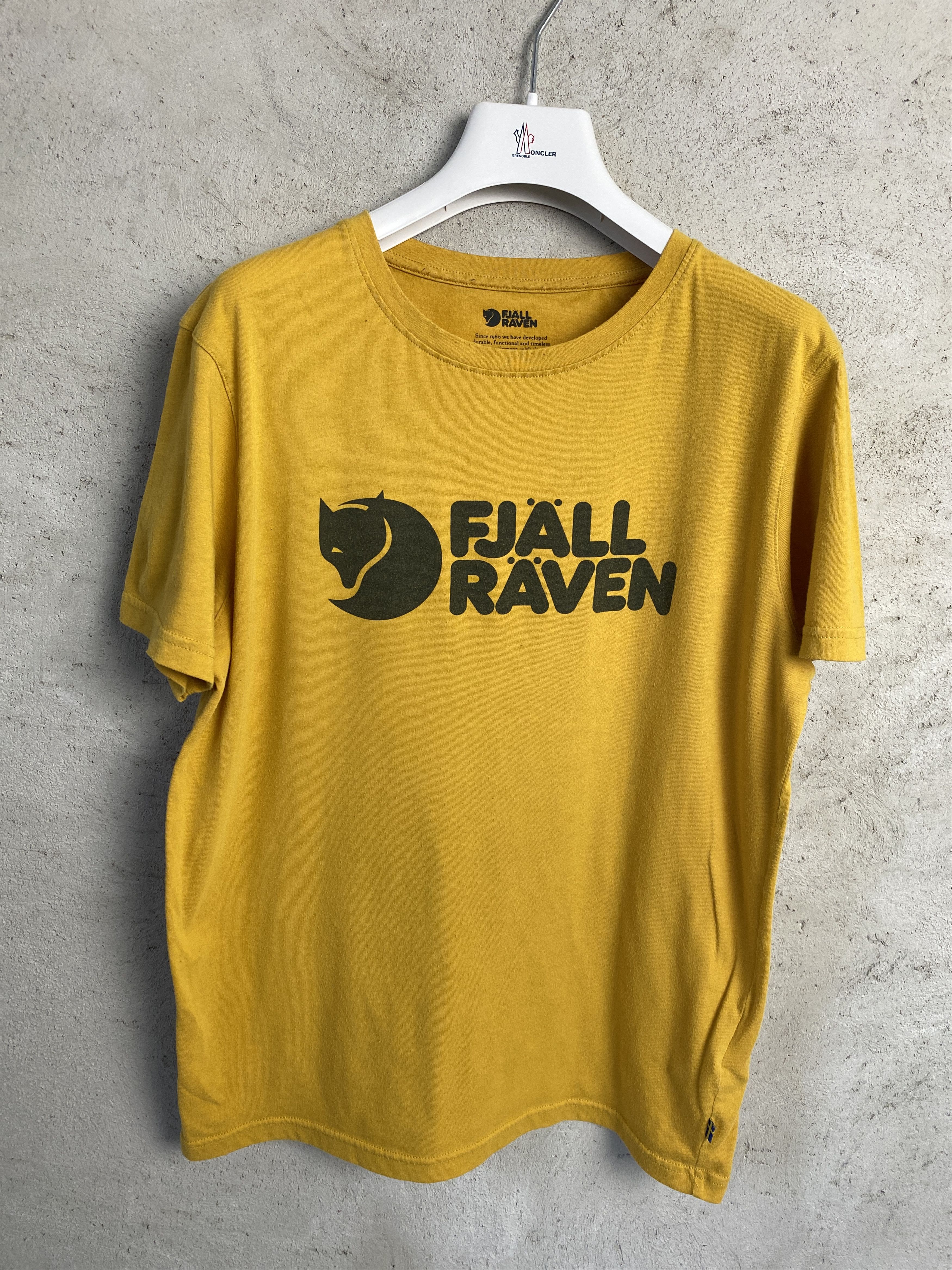 Fjallraven Fjallraven big logo t-shirt tee outdoor Size US S / EU 44-46 / 1 - 1 Thumbnail