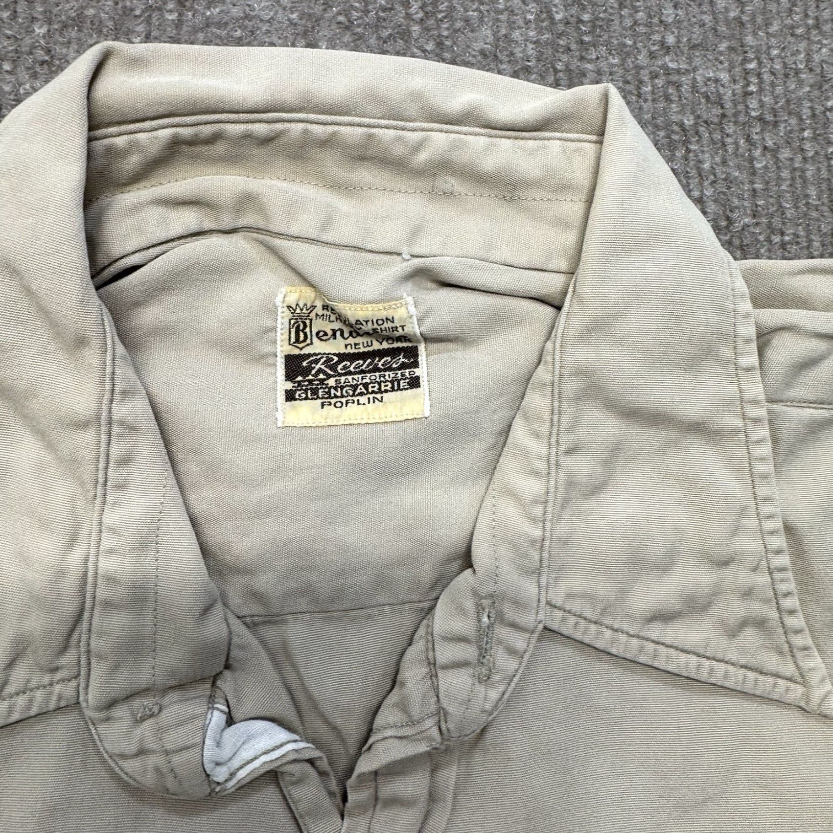 Vintage VINTAGE Reeves Poplin Shirt Mens M Sanforized Cotton Workwear Beige Long Sleeve Button-Front 1940s Mil... Size US M / EU 48-50 / 2 - 4 Thumbnail