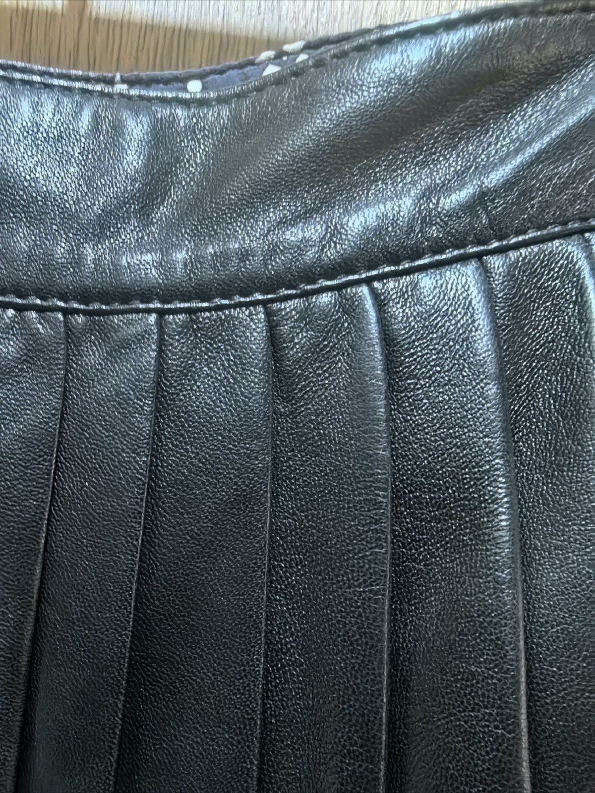 Gucci GUCCI Pleated Leather Skirt Size 28" / US 6 / IT 42 - 2 Thumbnail