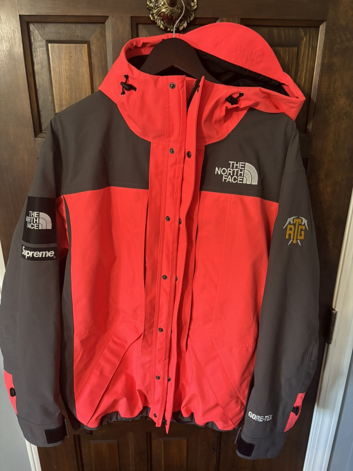 Supreme × The North Face Supreme North Face RTG Jacket RED LARGE Size US L / EU 52-54 / 3 - 5 Thumbnail