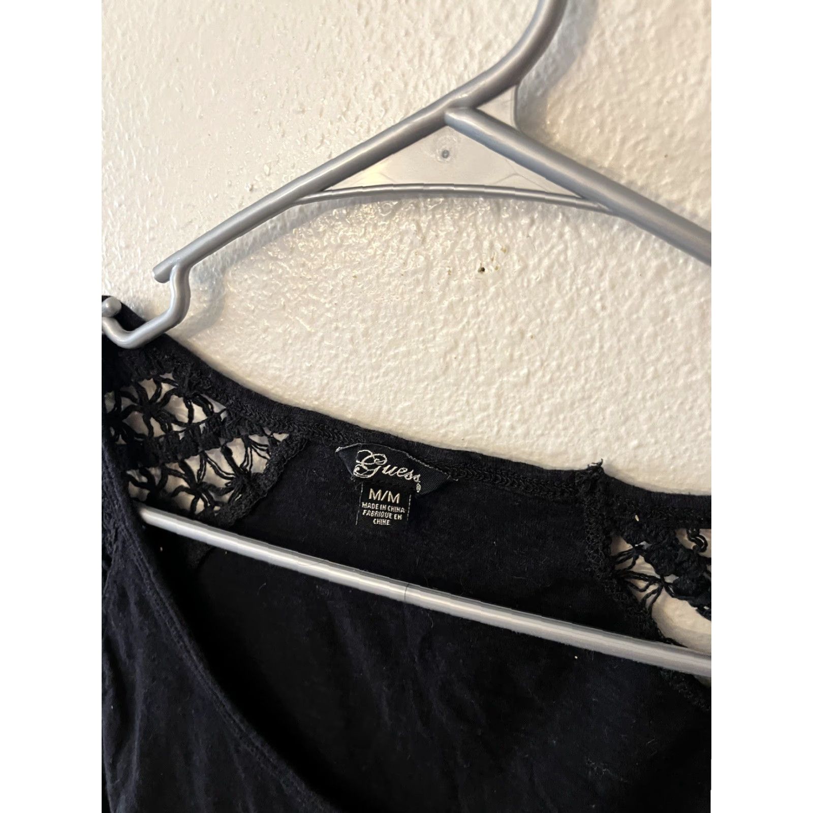 Guess GUESS Logo Blouse T-Shirt Women’s Size M Black Crew Neck Shirt Womens 90s? (if decade known) Size M / US 6-8 / IT 42-44 - 2 Thumbnail