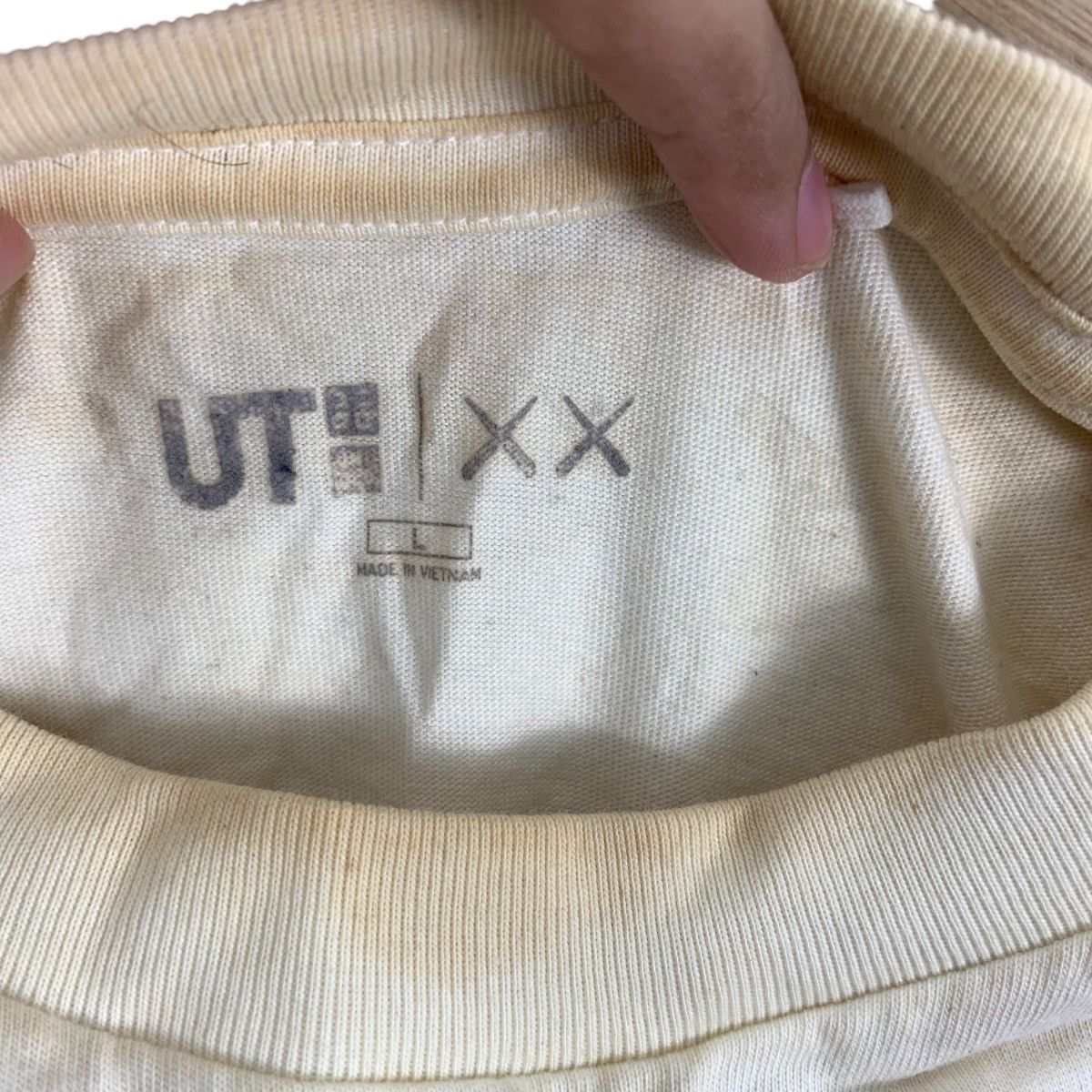Kaws × Uniqlo KAWS x UNIQLO Natural Sun Faded Trash Tee Shirt Top Size US M / EU 48-50 / 2 - 7 Thumbnail
