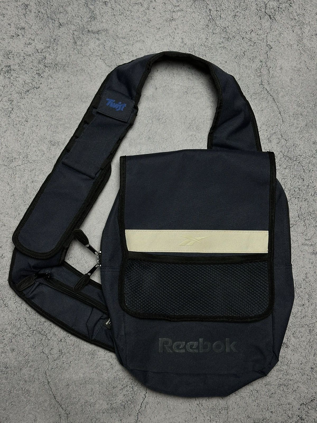 Reebok Vintage Reebok Sling Crossbody Bag Gorpcore Size ONE SIZE - 2 Thumbnail