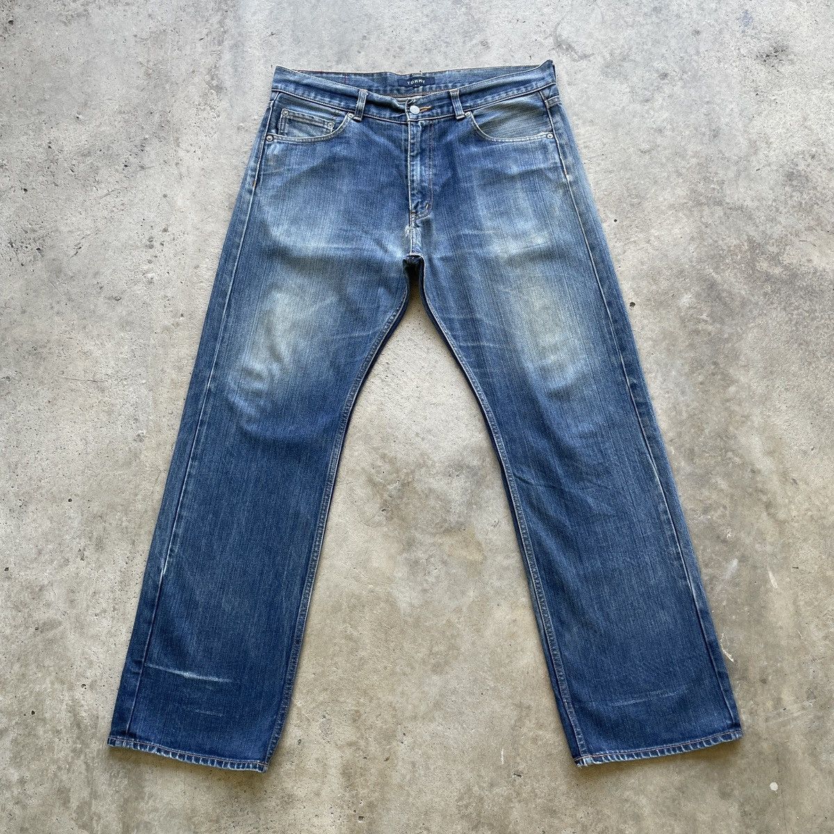 Vintage Vintage Tommy Faded Baggy Jeans Denim Pants W36x31.5 Size US 36 / EU 52 - 1 Thumbnail