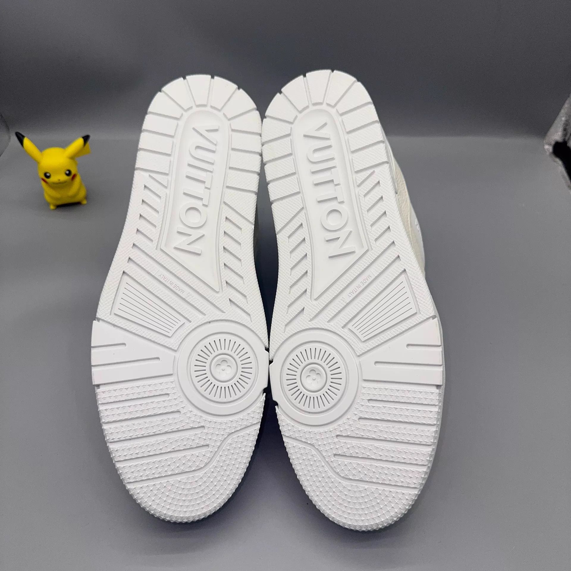Louis Vuitton LOUIS VUITTON Trainer White 42.5 Size US 9.5 / EU 42-43 - 4 Thumbnail