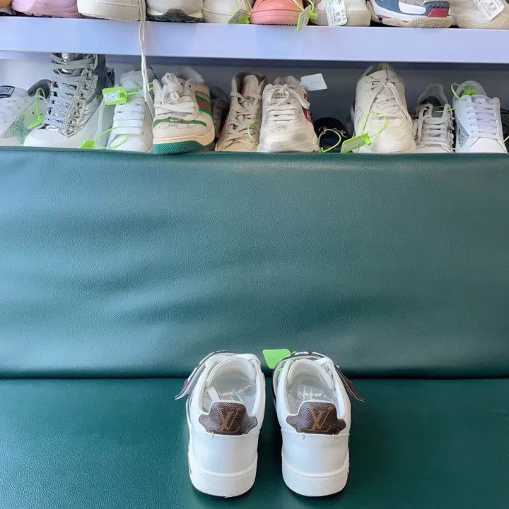 Louis Vuitton Louis Vuitton Frontrow Low-top Fashion Sneakers -2508 Size US 5 / IT 35 - 3 Thumbnail