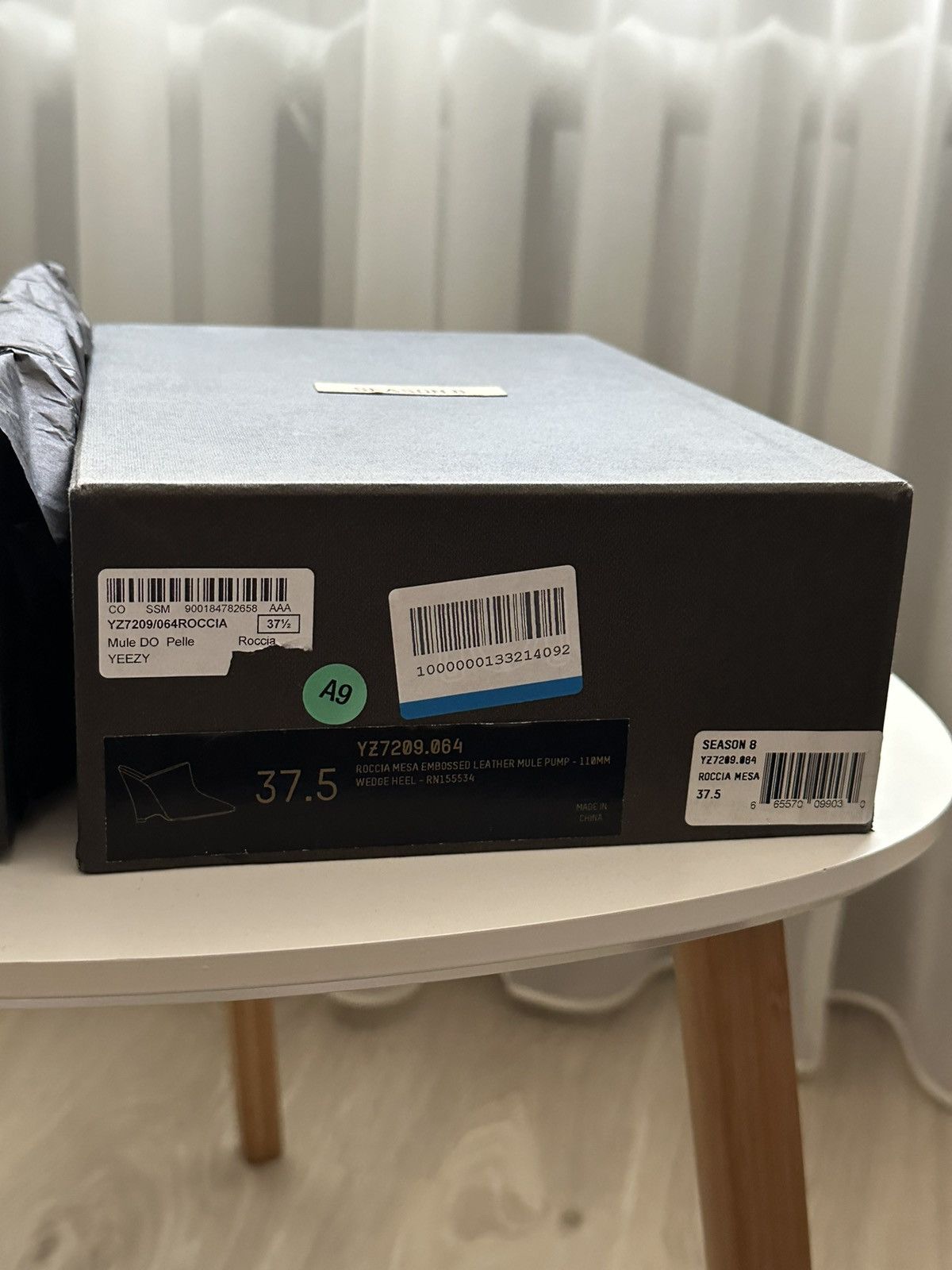 Yeezy Ultra Rare Yeezy Season 8 snake mules Size US 7.5 / IT 37.5 - 11 Thumbnail