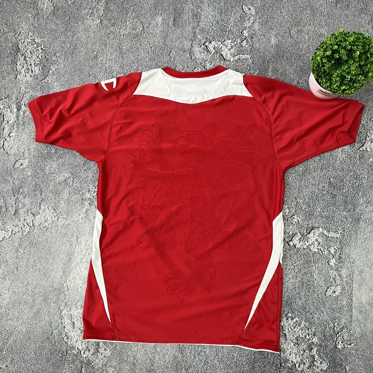 Champion Vintage Wales Team 2008/2010 Football Soccer Shirt Jersey Size US S / EU 44-46 / 1 - 2 Thumbnail