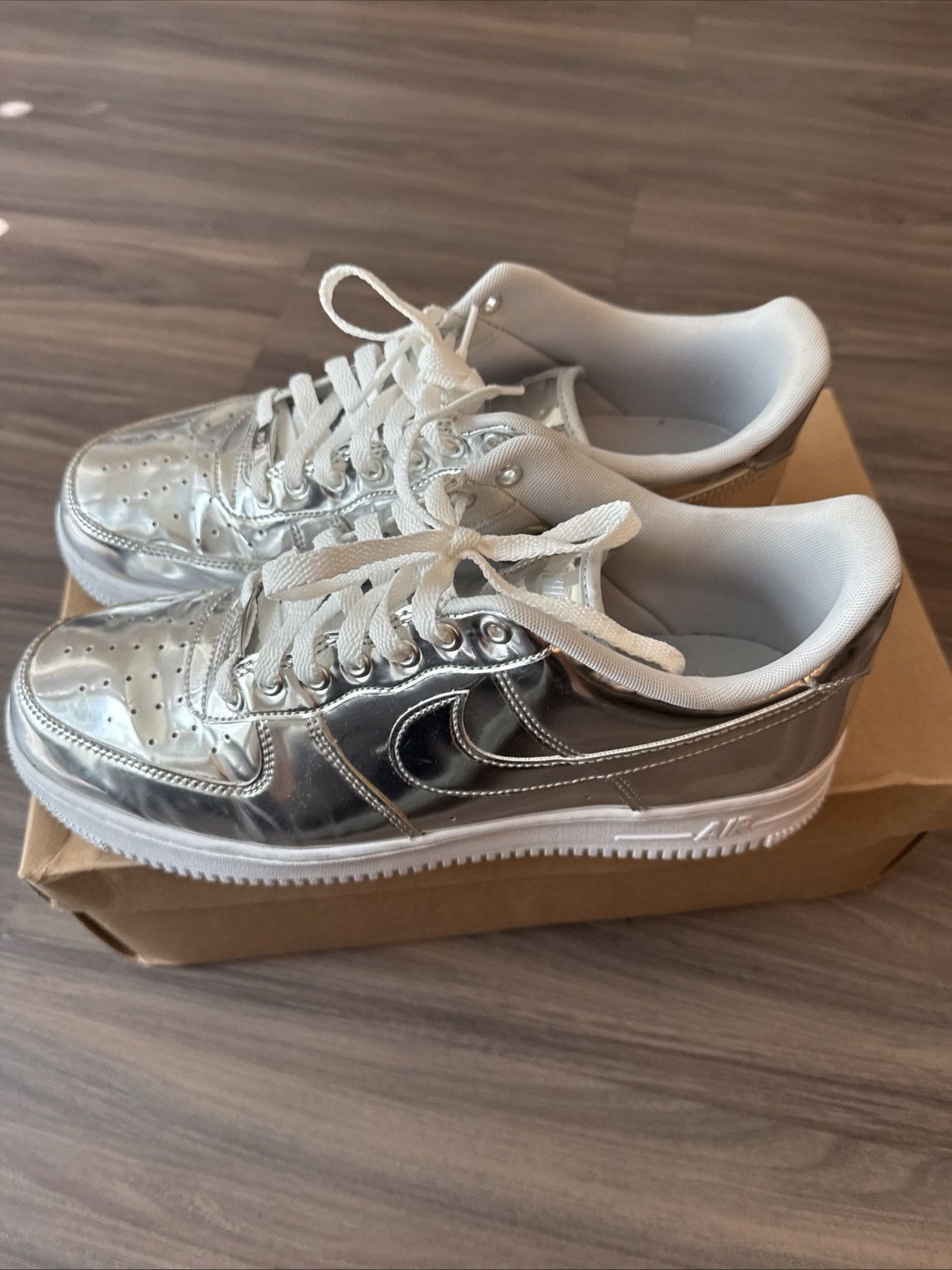 Nike Nike Air Force 1 Chrome Metallic Silver - W 12 / M 10.5 Size US 12 / IT 42 - 3 Thumbnail