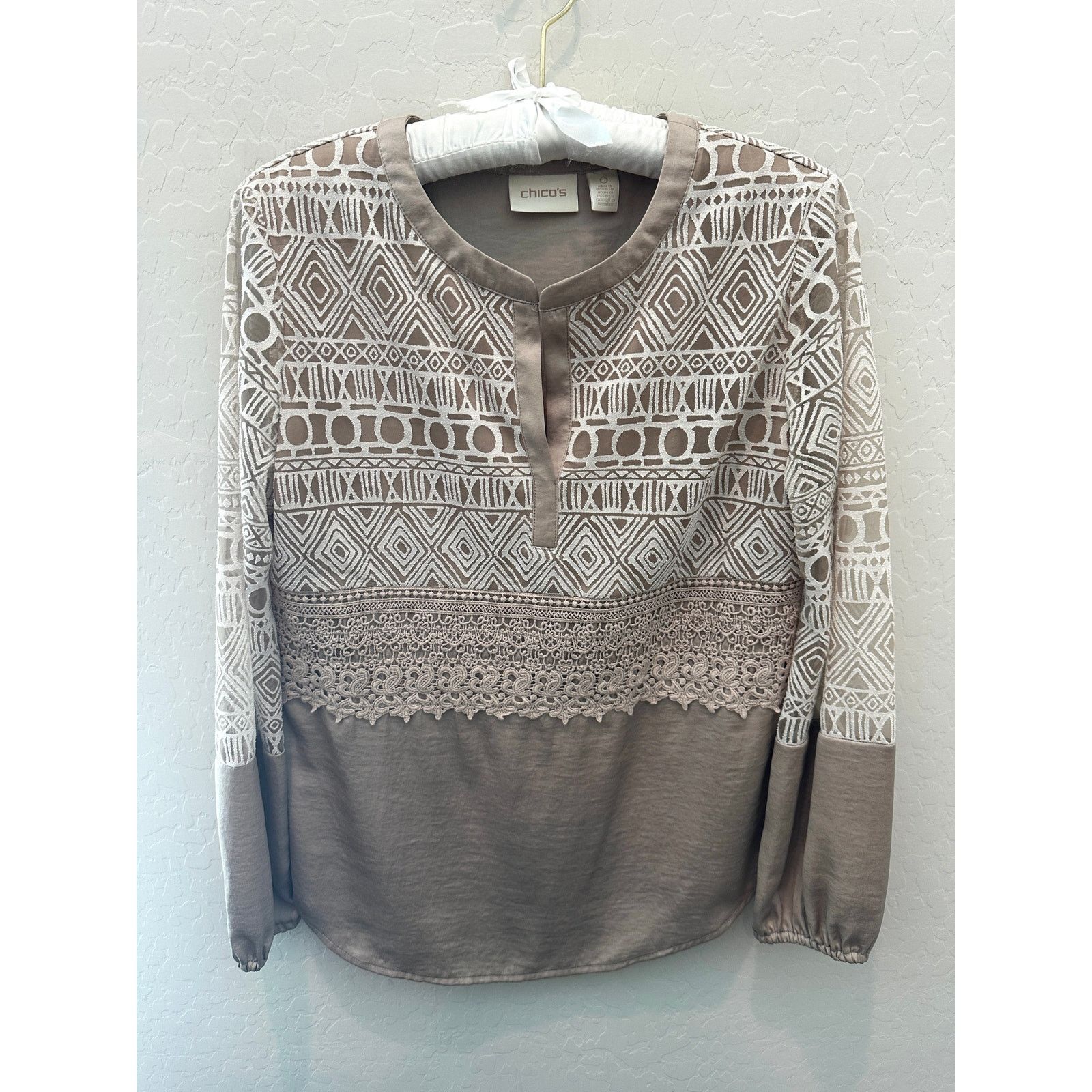 Chicos CHICOS | Taupe Neutral Textured Boho Long Sleeve Peasant Top Size S / US 4 / IT 40 - 2 Thumbnail