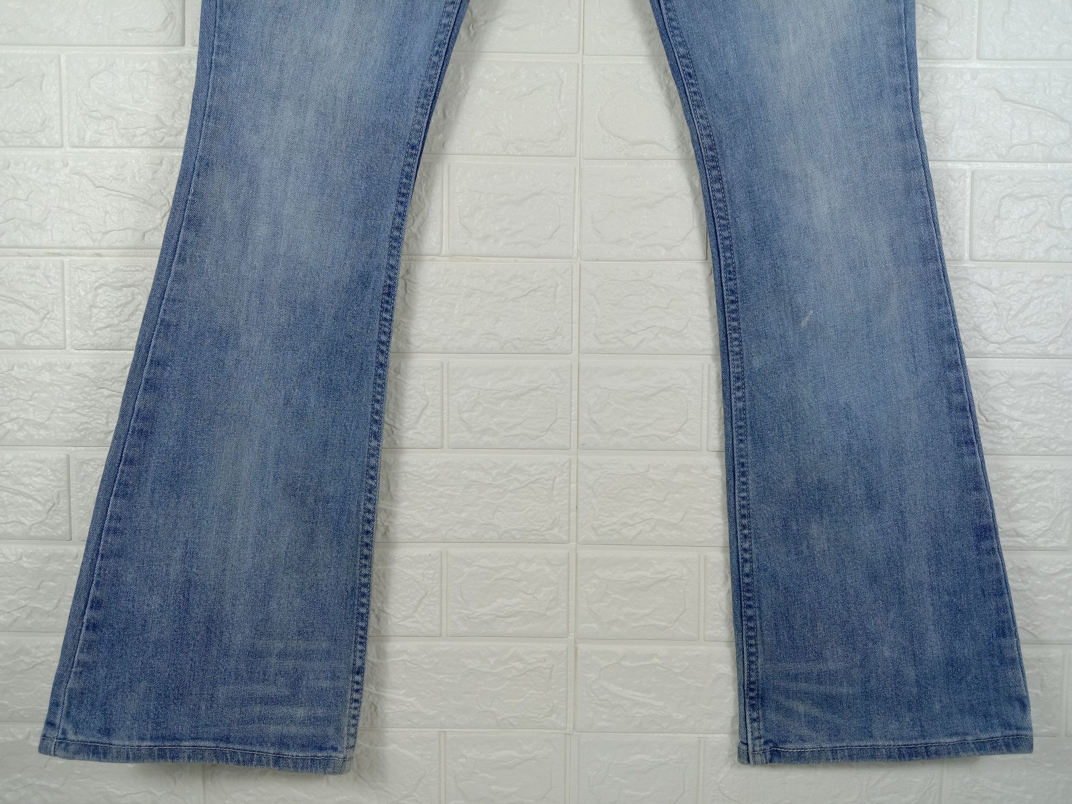Levi's Vintage Levi's 524 Flare Jeans Faded Blue Denim Size 30" / US 8 / IT 44 - 4 Thumbnail