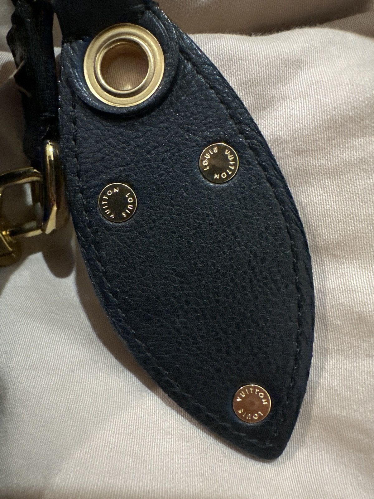 Louis Vuitton RARE Louis Vuitton eclipse pochette monogram sequin Size ONE SIZE - 13 Thumbnail