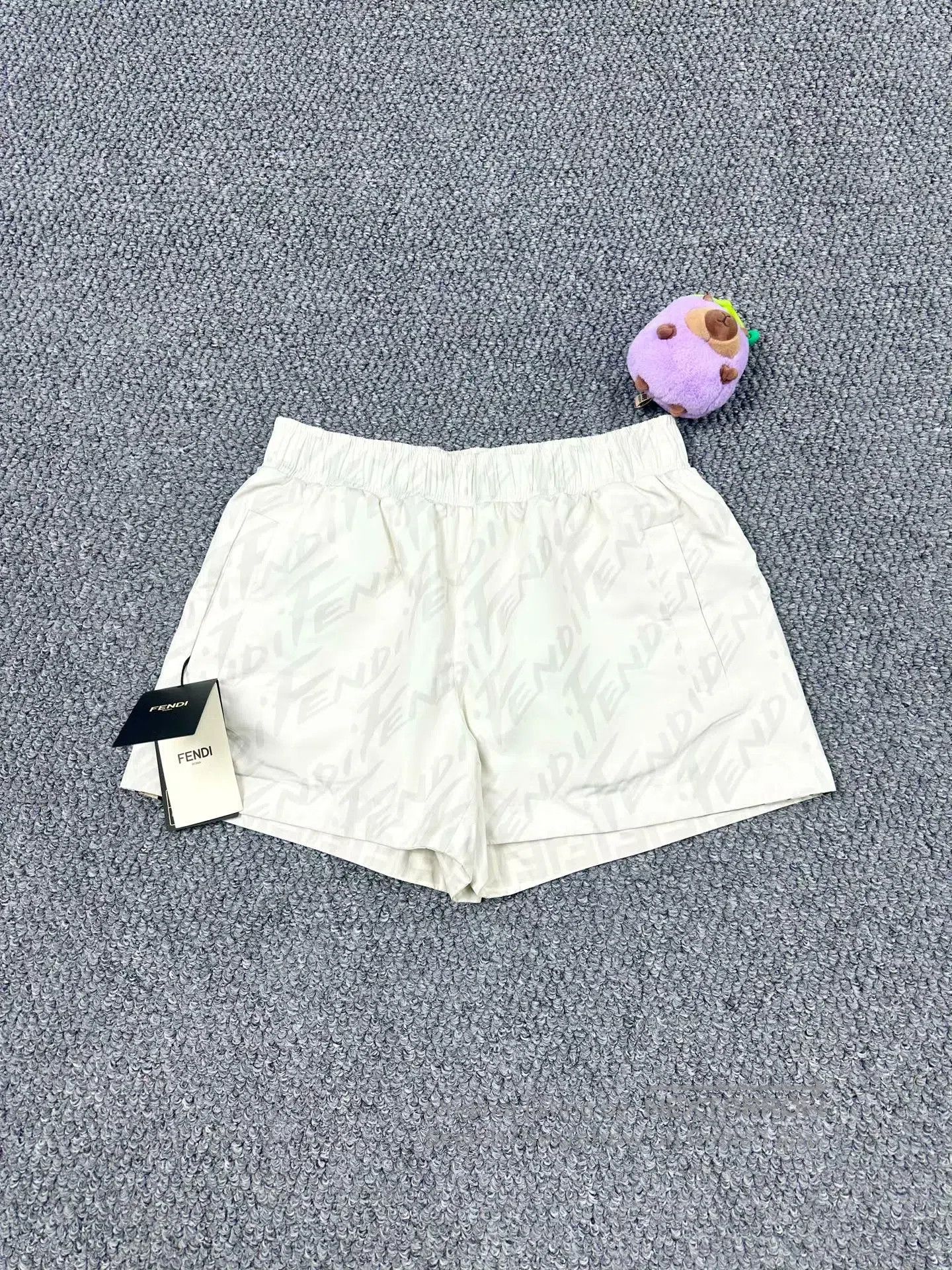 Fendi FENDI size S Ivory print logo double-sided shorts| Size US 27 - 3 Thumbnail