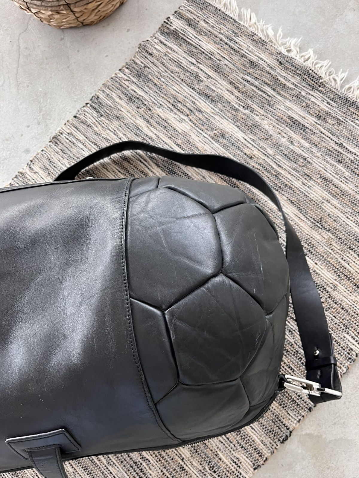 Dirk Bikkembergs Archive Dirk Bikkembergs FW 2007 Rare Leather Football Bag Size ONE SIZE - 12 Thumbnail