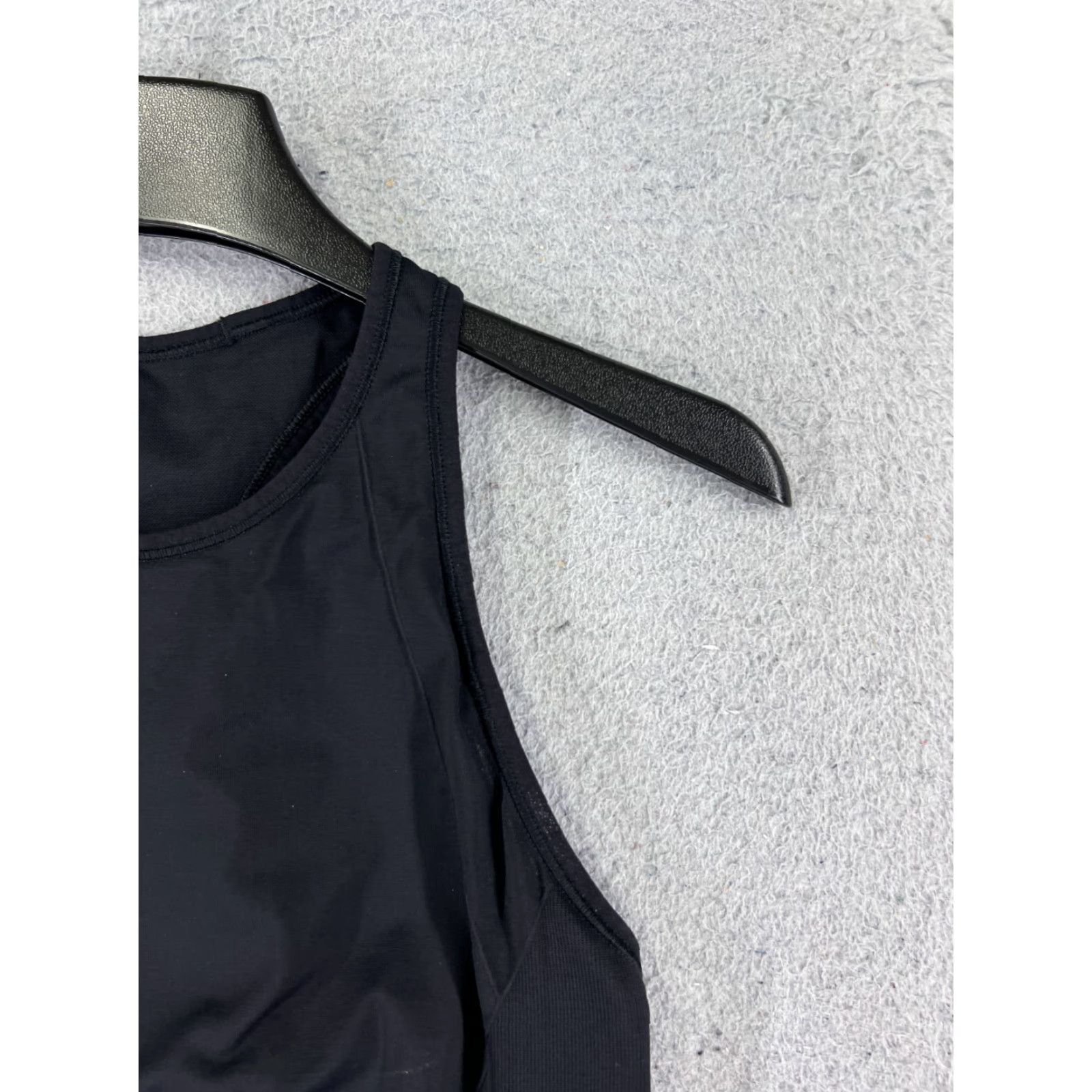 Lululemon Lululemon Shirt Women 6 Black Tank Ebb to Train Bra Medium Support C D High Neck Size M / US 6-8 / IT 42-44 - 2 Thumbnail