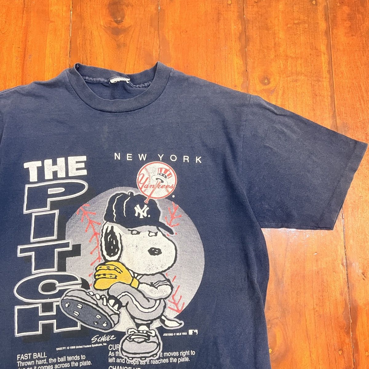 MLB Vintage 90's MLB Snoopy Size US M / EU 48-50 / 2 - 4 Thumbnail