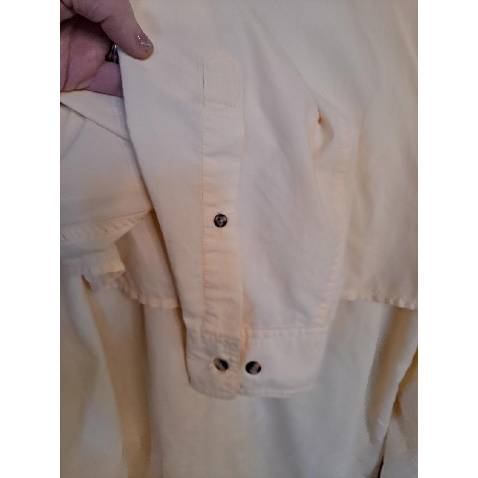 L.L. Bean L.L. Bean Off White/Tan Button Up Vented Nylon/Poly Fishing Size US M / EU 48-50 / 2 - 5 Thumbnail