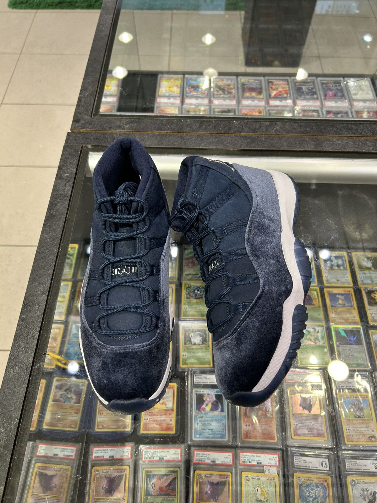 Jordan 11 midnight navy velvet