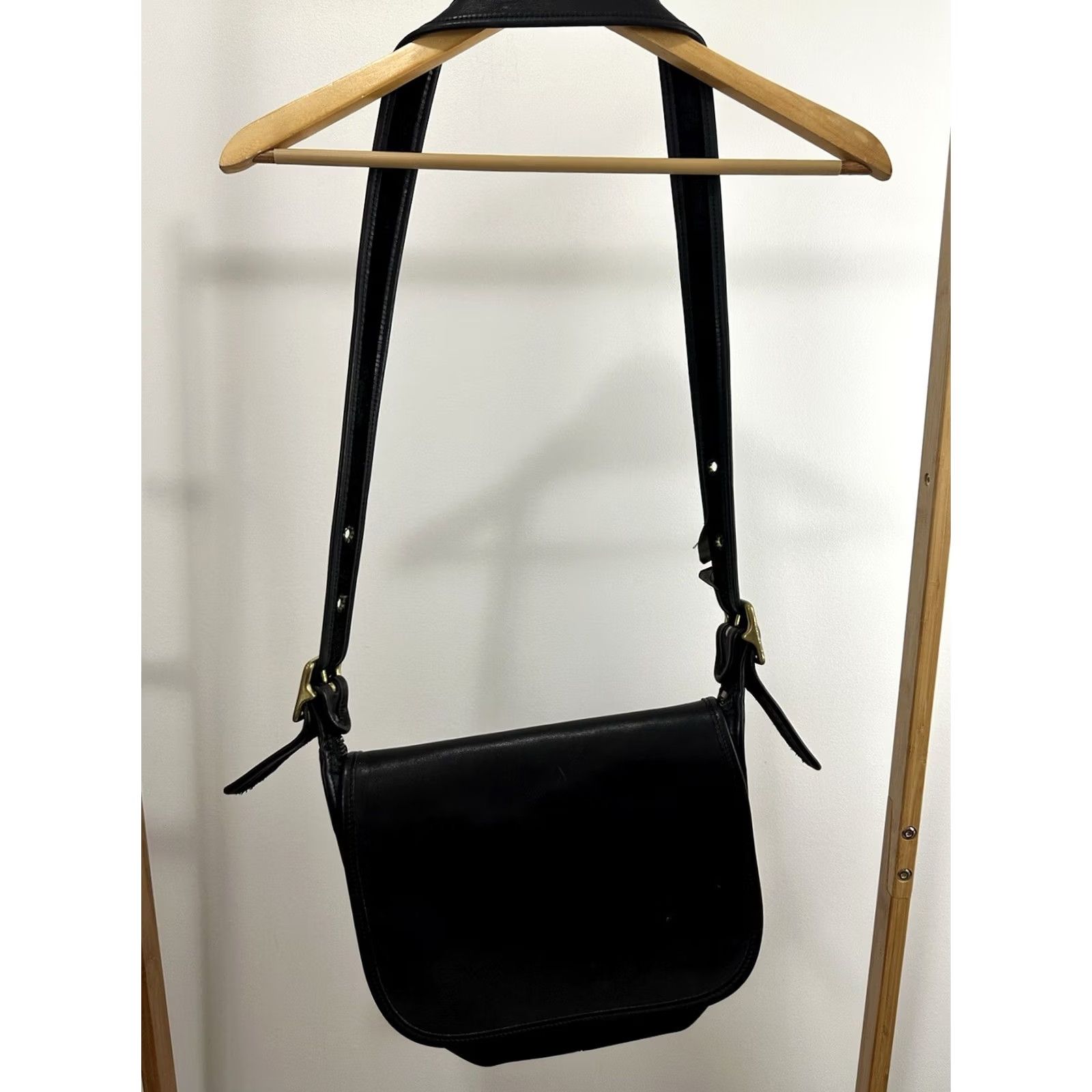 Coach VINTAGE Coach Patricia Legacy Crossbody Bag Black Leather Medium Women Mens? No. Size ONE SIZE - 2 Thumbnail