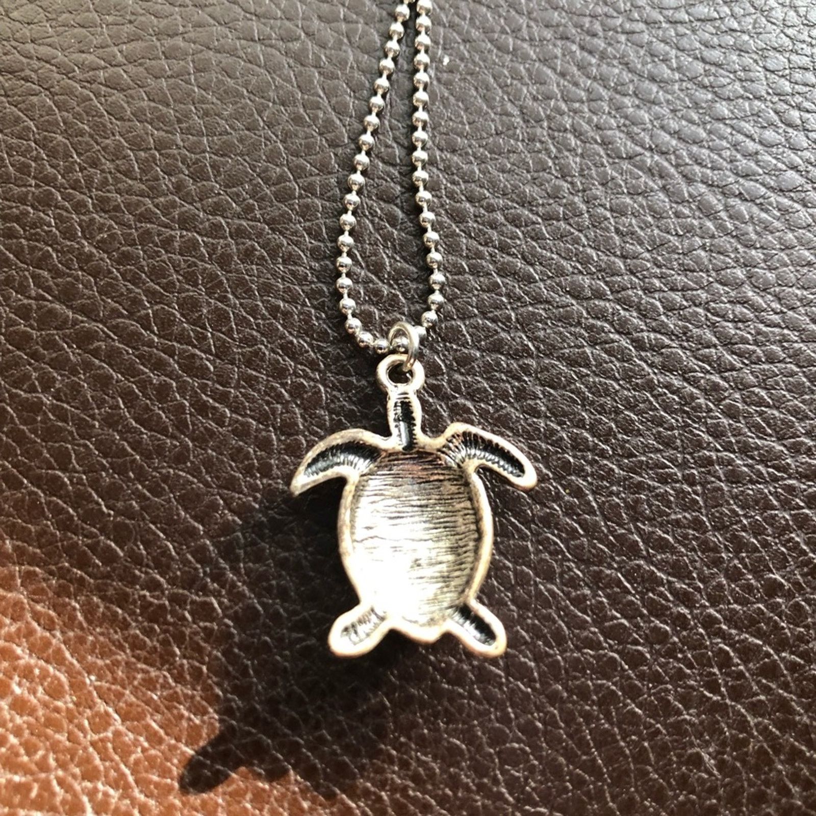 Jewelry Colorful enamel turtle pendant on chain necklace Size ONE SIZE - 7 Thumbnail
