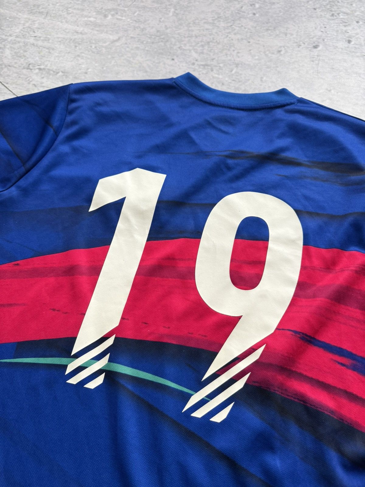 Vintage EA sport jersey blue 19 fut tee Size US L / EU 52-54 / 3 - 8 Thumbnail