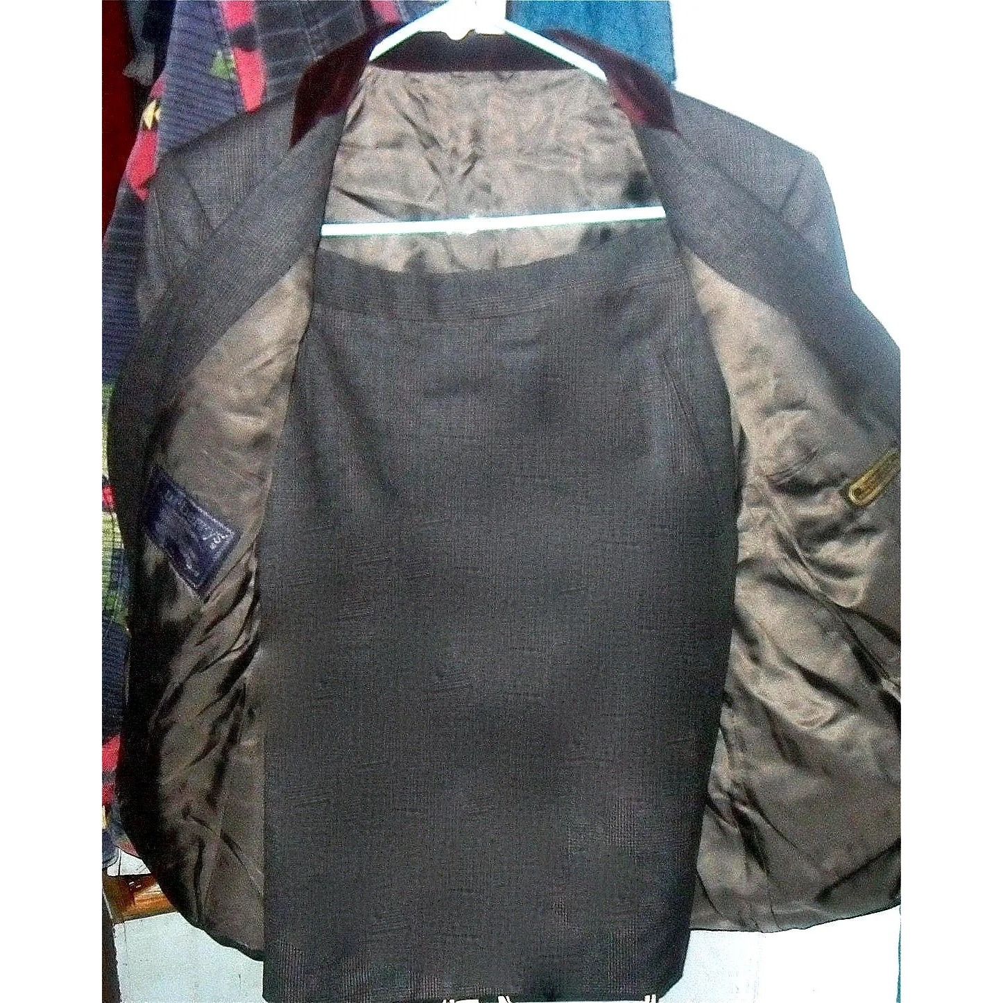 Burberry 80s BURBERRY SUIT GLEN PLAID W/ BURGUNDY VELVET TRIM Size M / US 6-8 / IT 42-44 - 5 Thumbnail