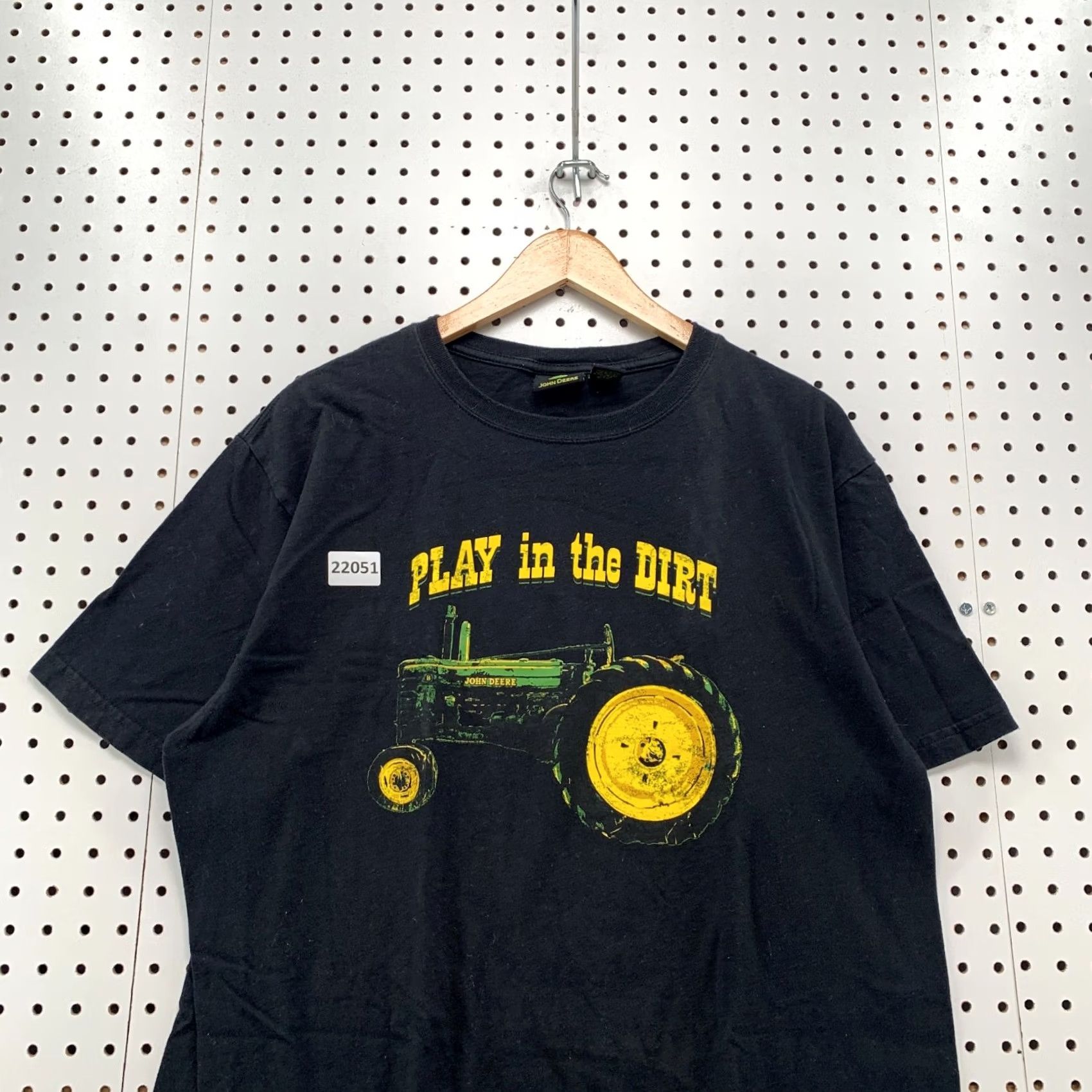 John Deere John Deere Shirt XL Black Play The Dirt Tractor Graphic Men 23x29 Size US XL / EU 56 / 4 - 5 Thumbnail