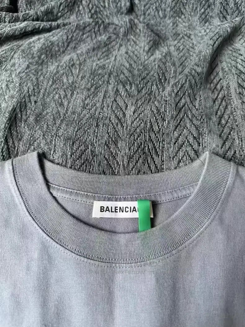 Balenciaga Balenciaga Heather Blue Portrait Short Sleeve Size US S / EU 44-46 / 1 - 3 Thumbnail