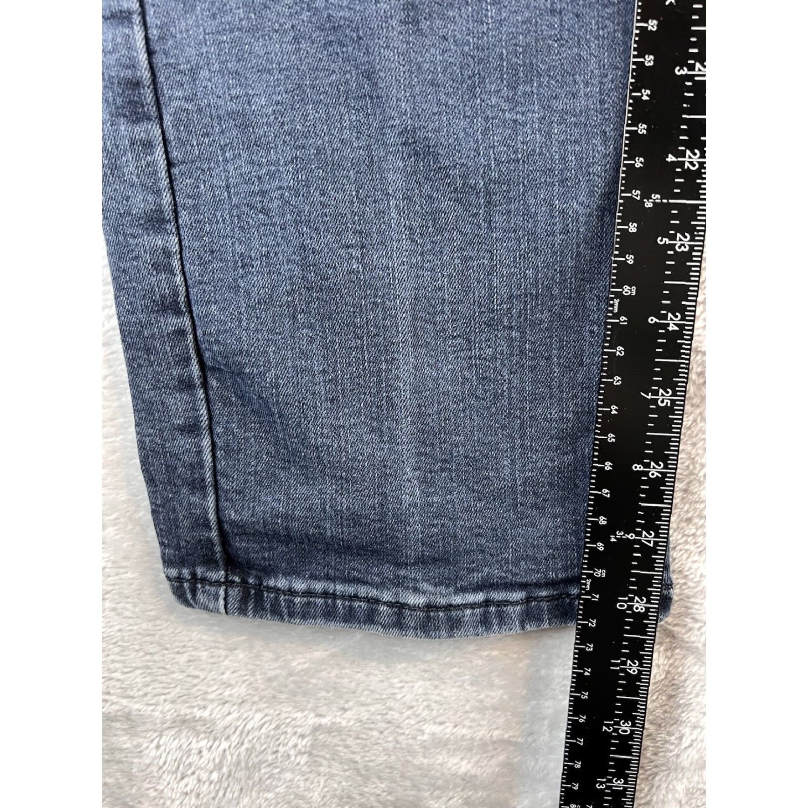 Levi's VINTAGE Levi's 514 Jeans Mens 33x30 Blue Straight Mid Rise Dark Wash Men 5-Pocket Denim Cotton Regular Inseam 30 Size US 33 - 7 Thumbnail