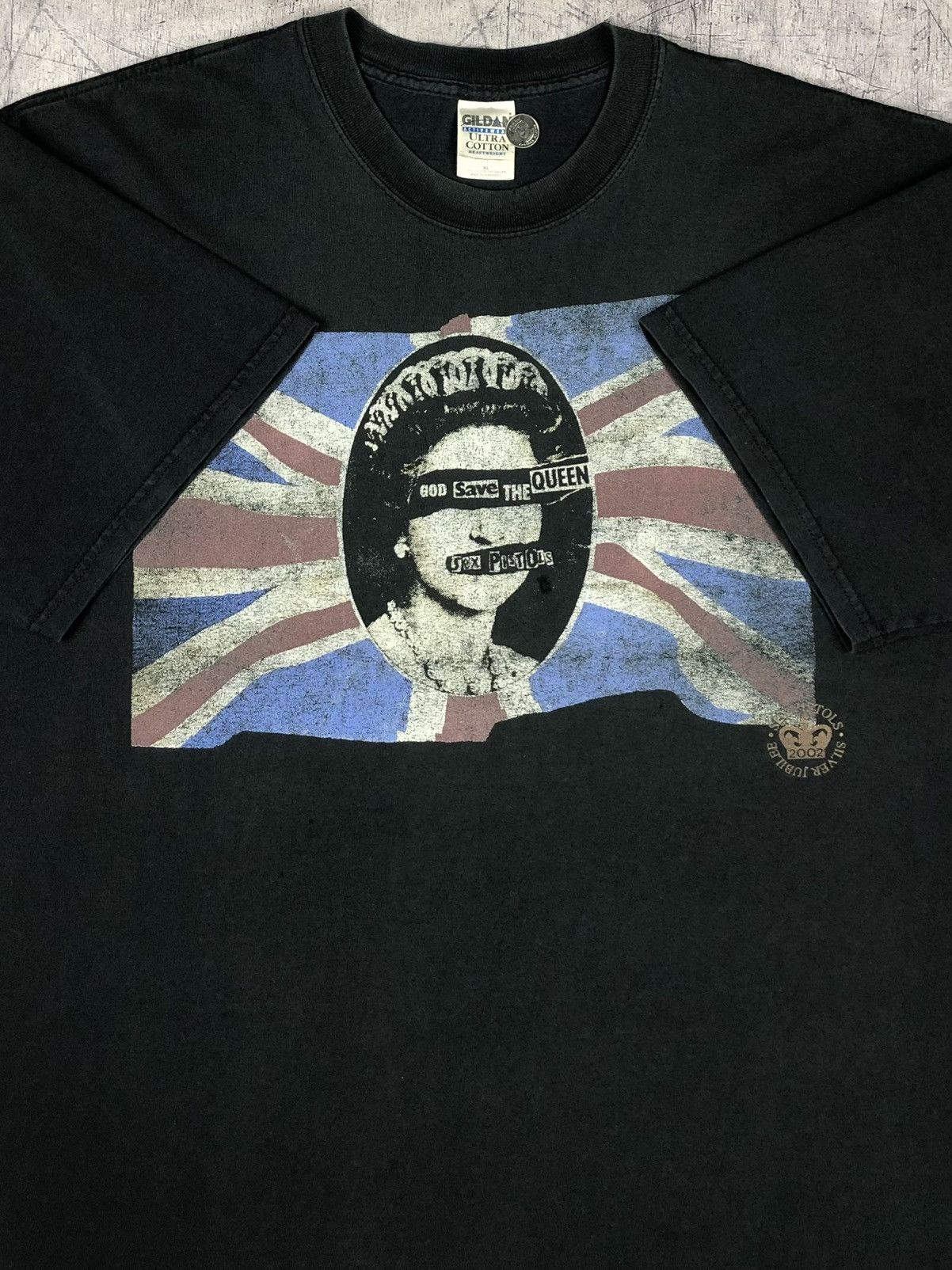 Band Tees Vintage 2002 Sex Pistols God Save Queen Tee Size US XL / EU 56 / 4 - 1 Thumbnail