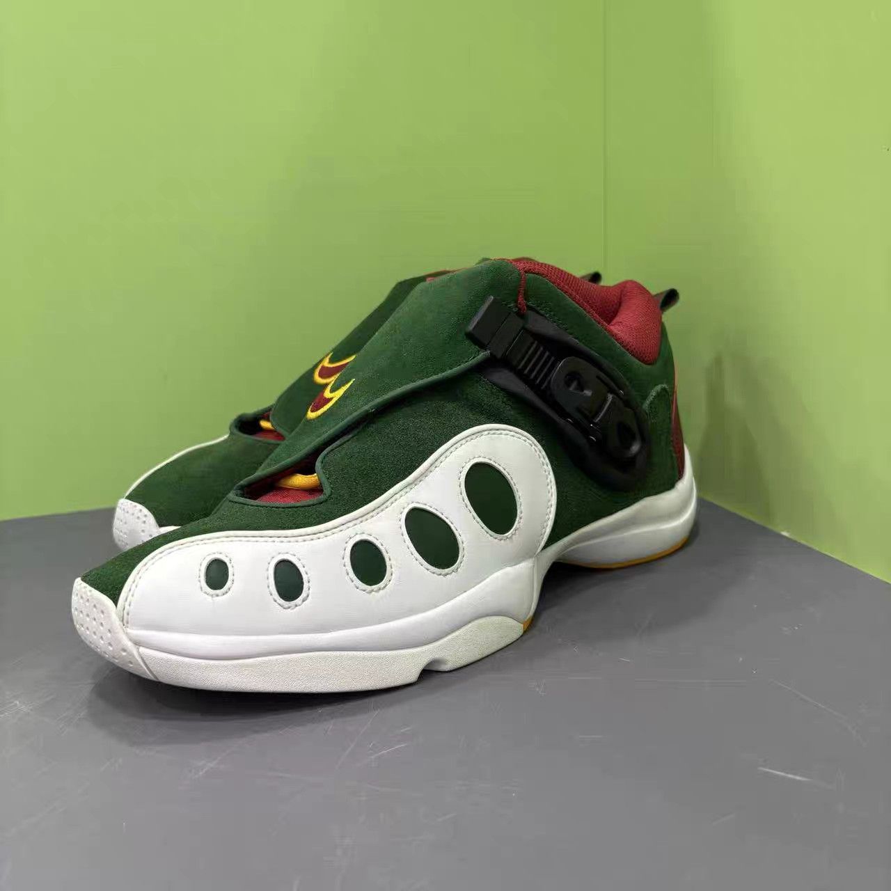 Nike Nike Air Zoom GP Gary Payton White Green K15 Size US 10 / EU 43 - 1 Thumbnail