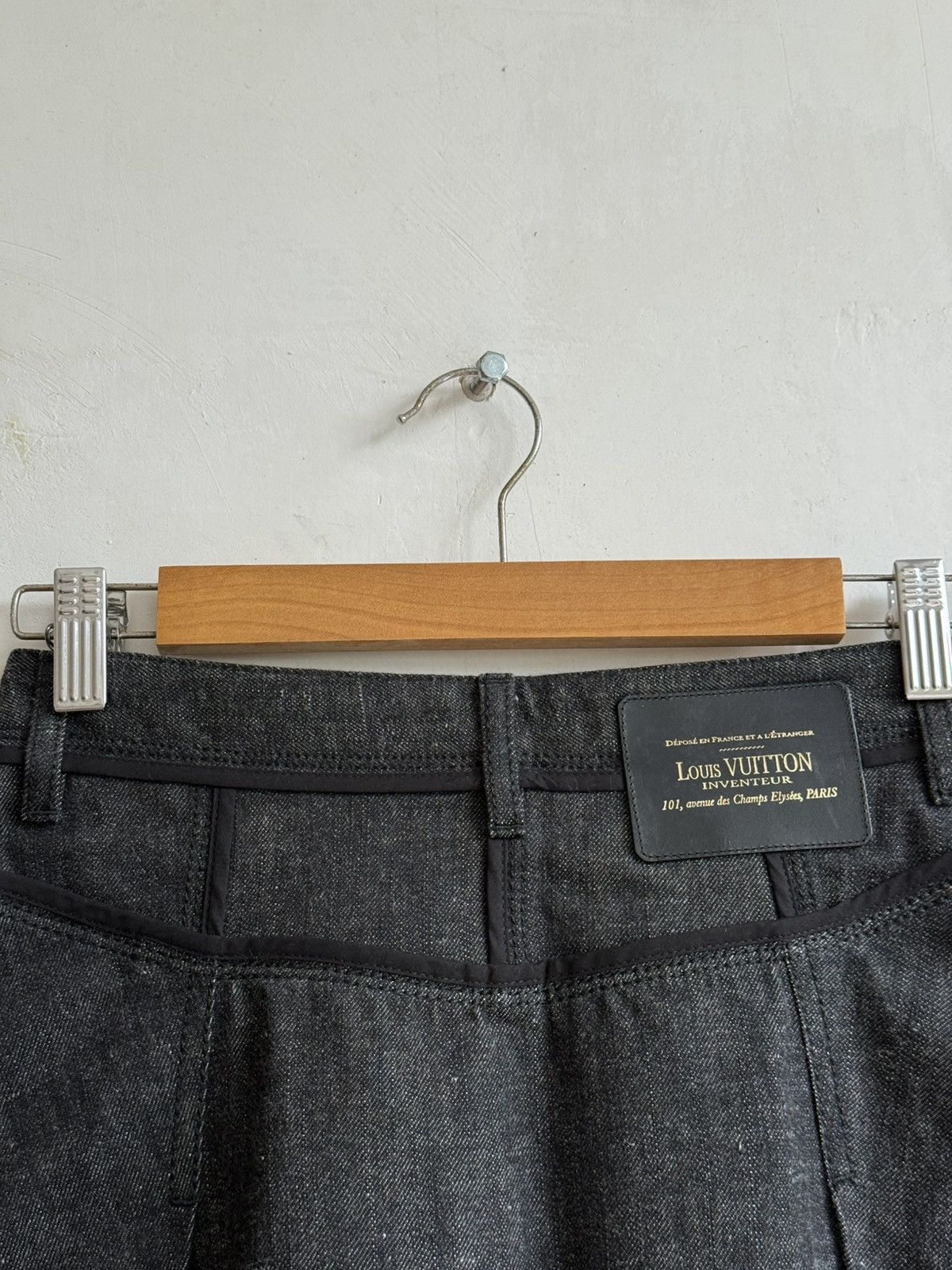 Louis Vuitton Luis Vuitton Grey Denim Skirt size 40 Size 27" / US 4 / IT 40 - 14 Thumbnail