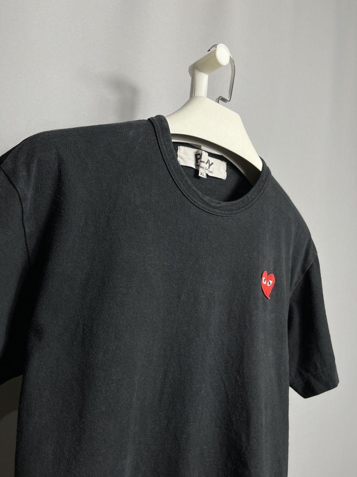 Comme des Garcons COMME DES GARCONS CDG PLAY RED HEART MENS AZ-T108 cotton tee Size US XL / EU 56 / 4 - 2 Thumbnail