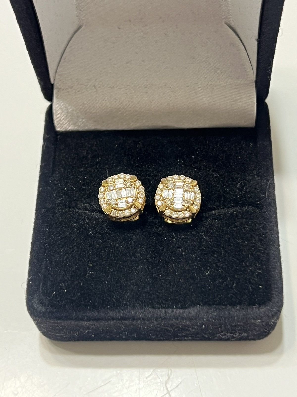 Designer × Jewelry Yellow Gold Baguette 9mm Earrings 0.69 CT Size ONE SIZE - 1 Thumbnail