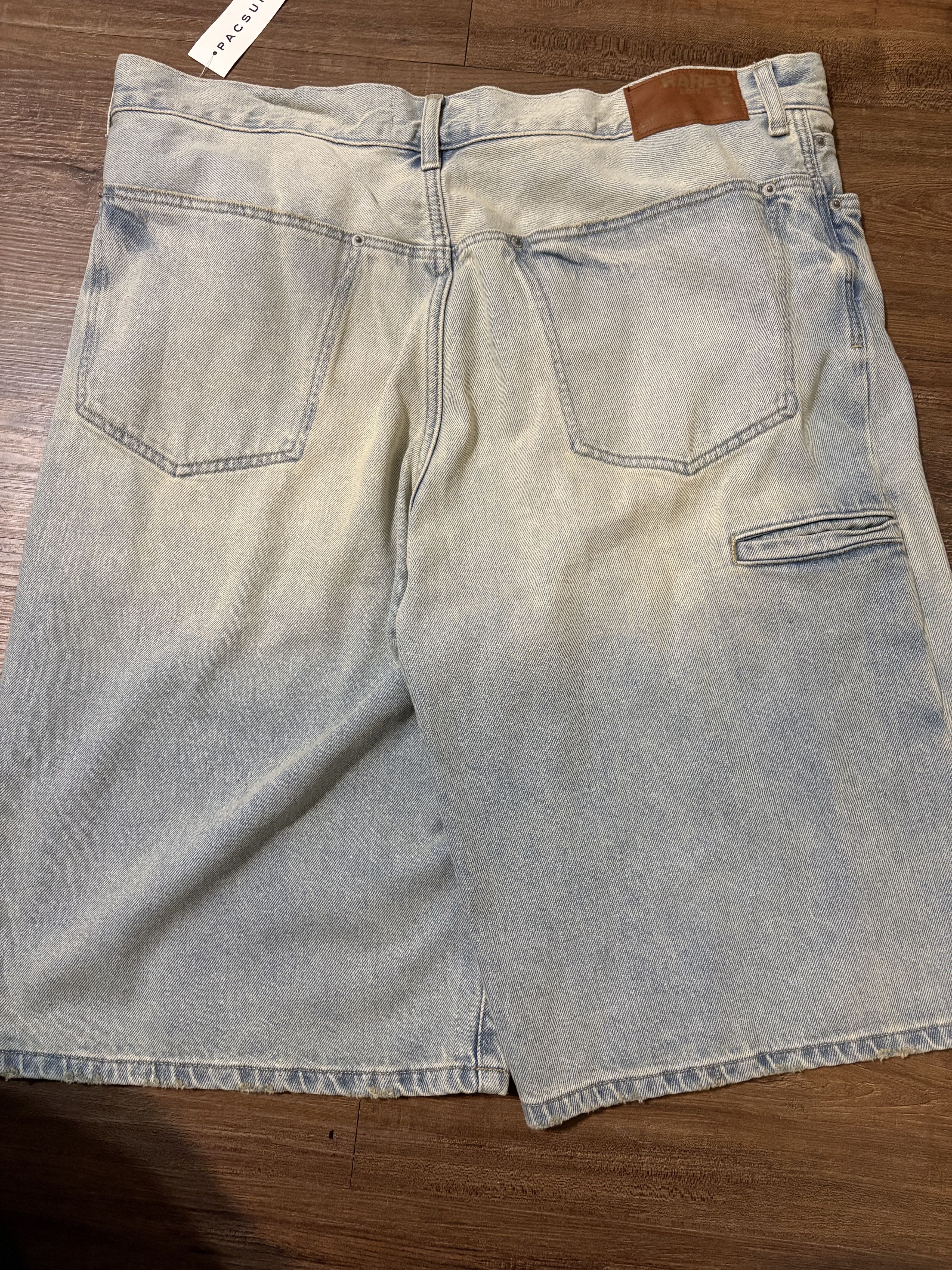 Pacsun LIGHT WASH BAGGY DENIM JEAN SHORTS Size US 36 / EU 52 - 2 Thumbnail